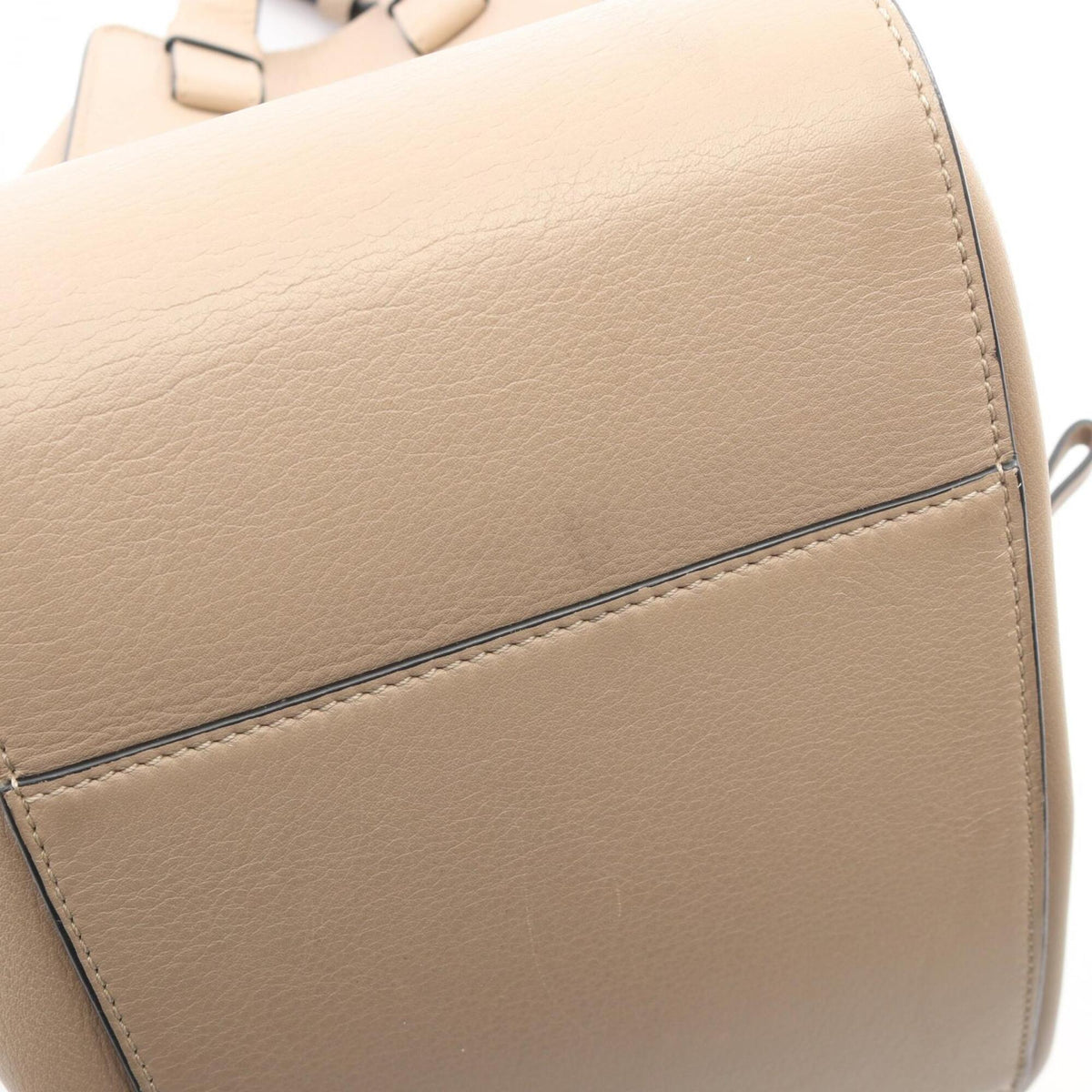 Loewe Beige Leather Handbag (Pre-Owned)