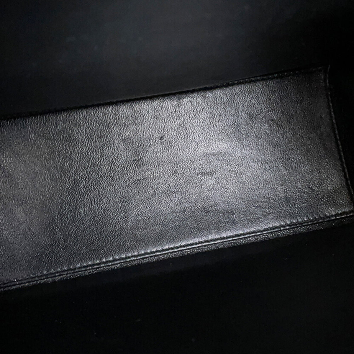 Chanel Black Grained Calfskin Handbag (Pre-Owned)