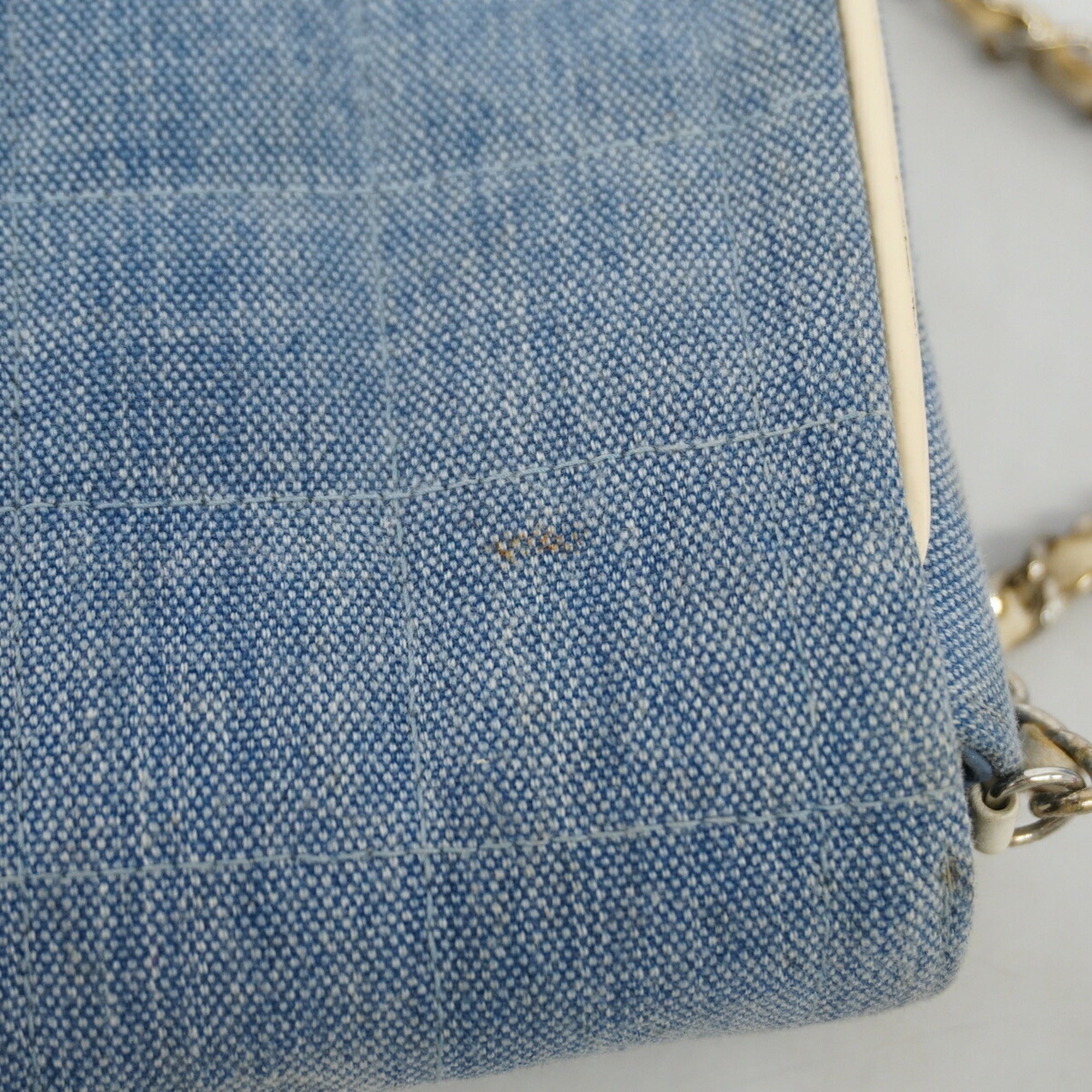 Chanel Blue Denim Shoulder Bag (Pre-Owned)