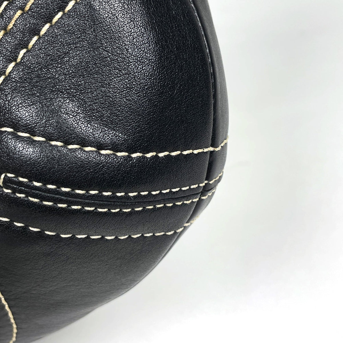 Coach Black Canvas Shoulder Bag (Pre-Owned)