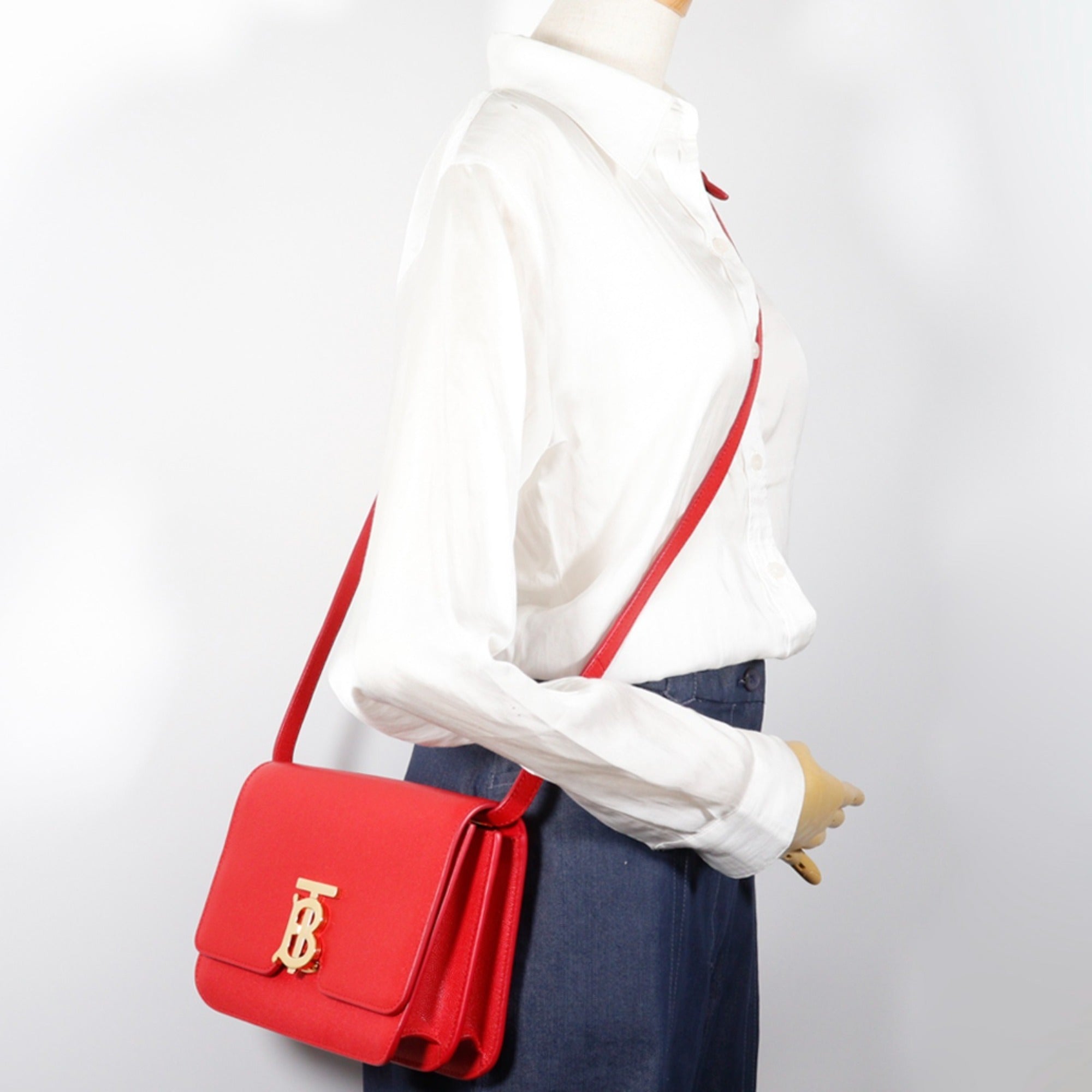 Burberry Red Color Leather Shoulder Bag (Pre-Owned)