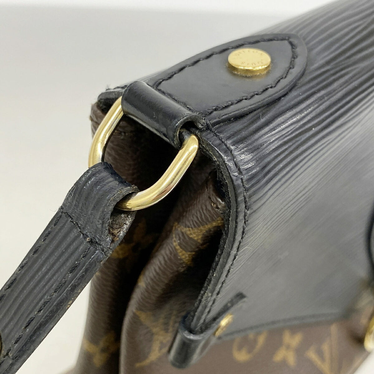 Louis Vuitton Brown Noir Shoulder Bag (Pre-Owned)