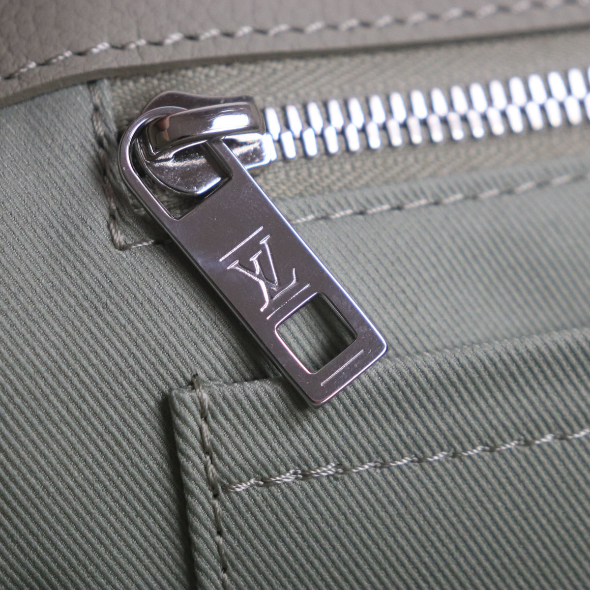 Louis Vuitton Tote Bag (Pre-Owned)