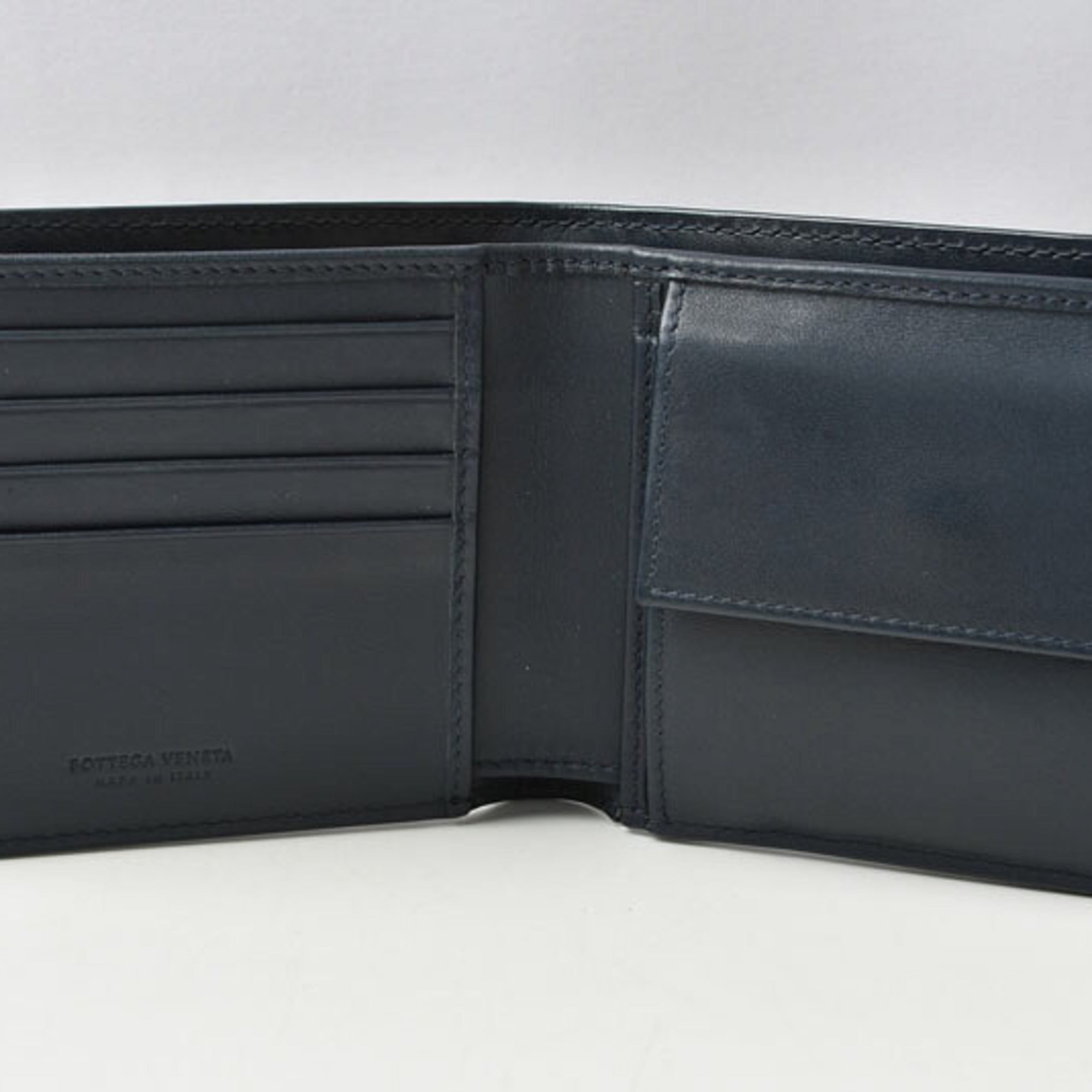 Bottega Veneta Navy Leather Wallet (Bi-Fold) (Pre-Owned)