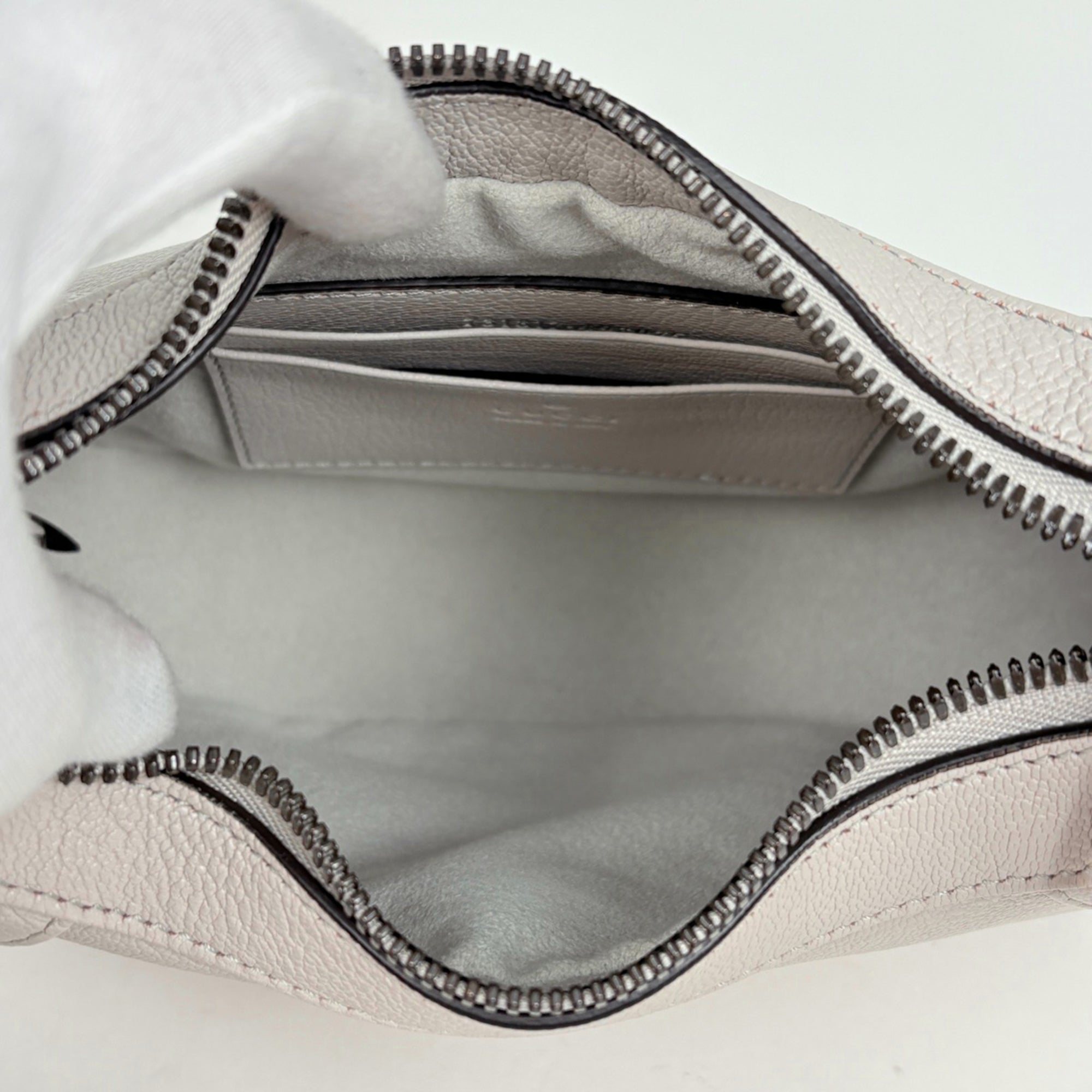 Gucci Ivory Leather Handbag Shoulder Bag (Pre-Owned)