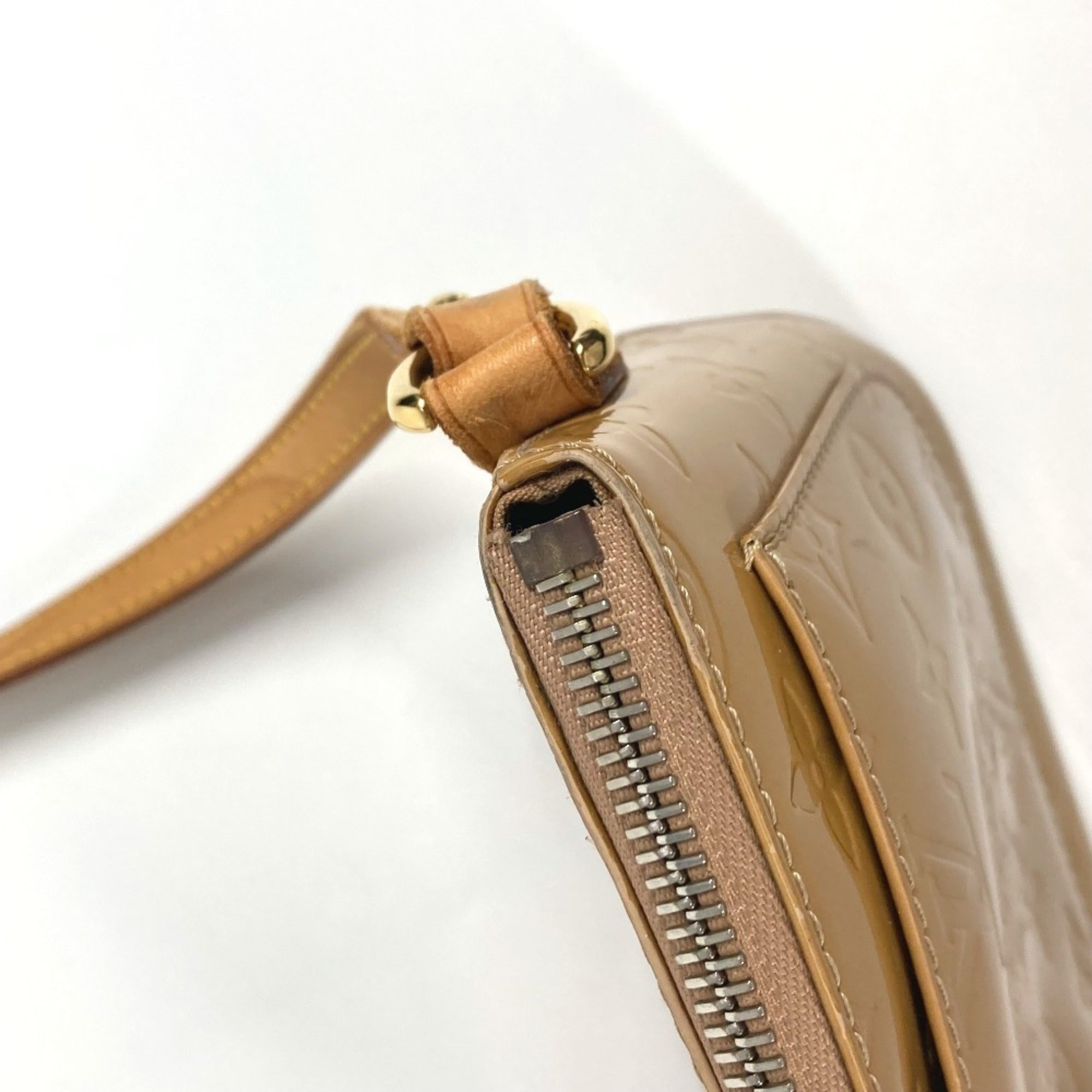 Louis Vuitton Monogram Vernis Beige Noisette Monogram Vernis Pochette Shoulder Bag (Pre-Owned)