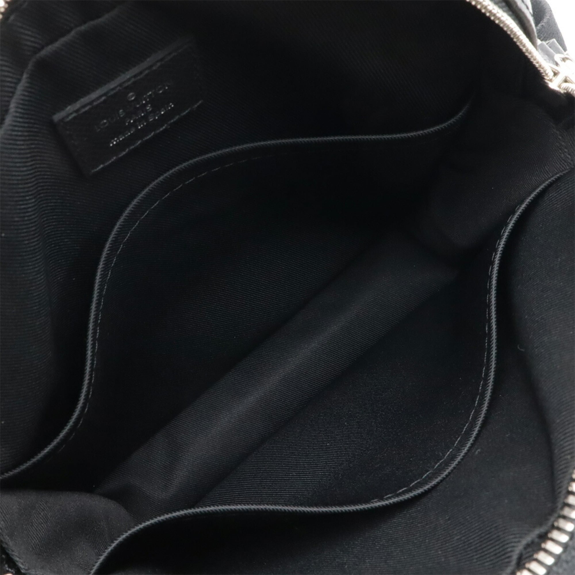 Louis Vuitton Ardoise Taiga Leather Leather Pochette Shoulder Bag (Pre-Owned)