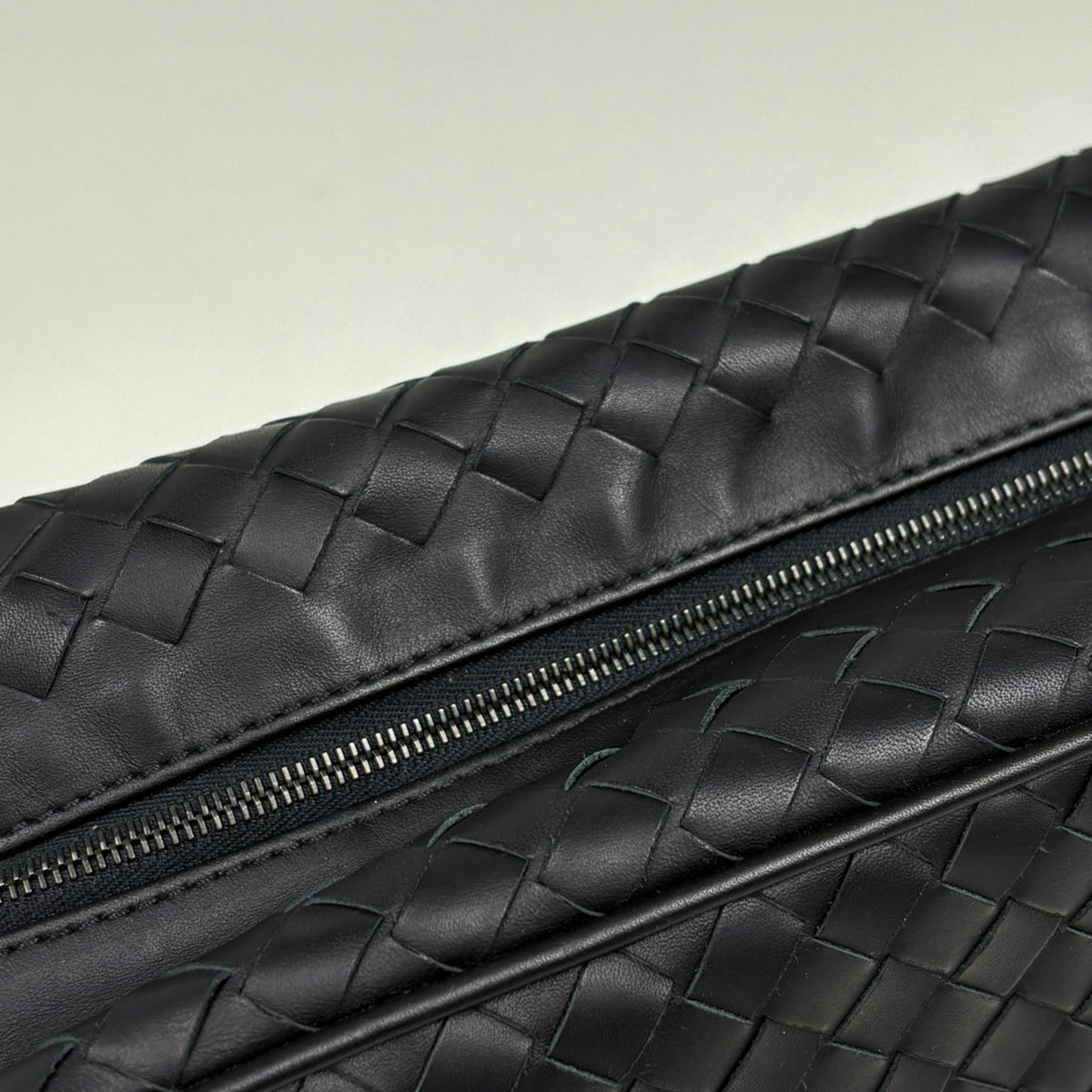 Bottega Veneta Intrecciato Black Leather Handbag (Pre-Owned)