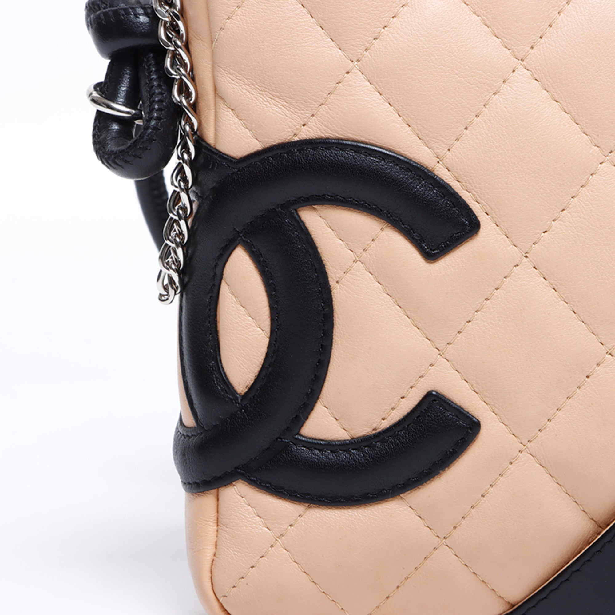 Chanel Beige Shoulder Bag (Pre-Owned)