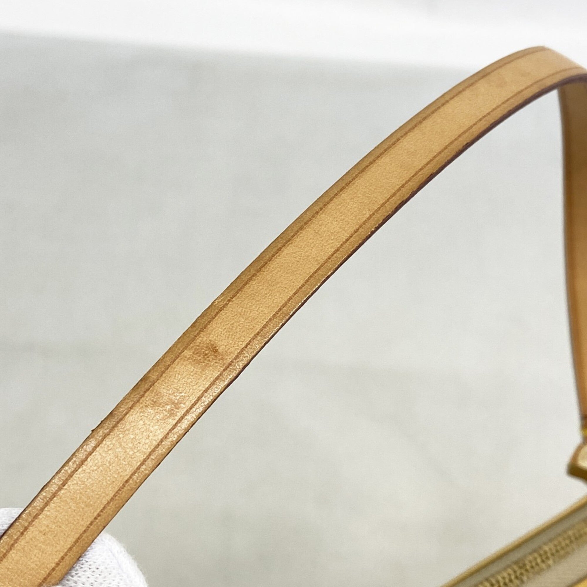 Louis Vuitton Beige Pouch (Pre-Owned)