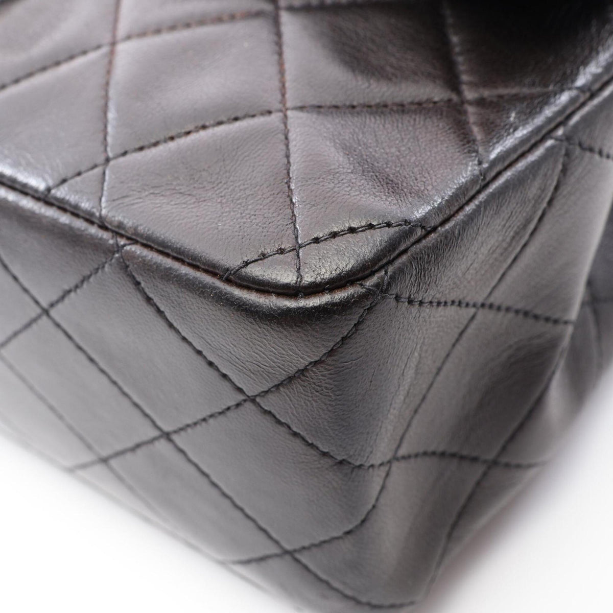 Chanel Black Leather Handbag Shoulder Bag (Pre-Owned)