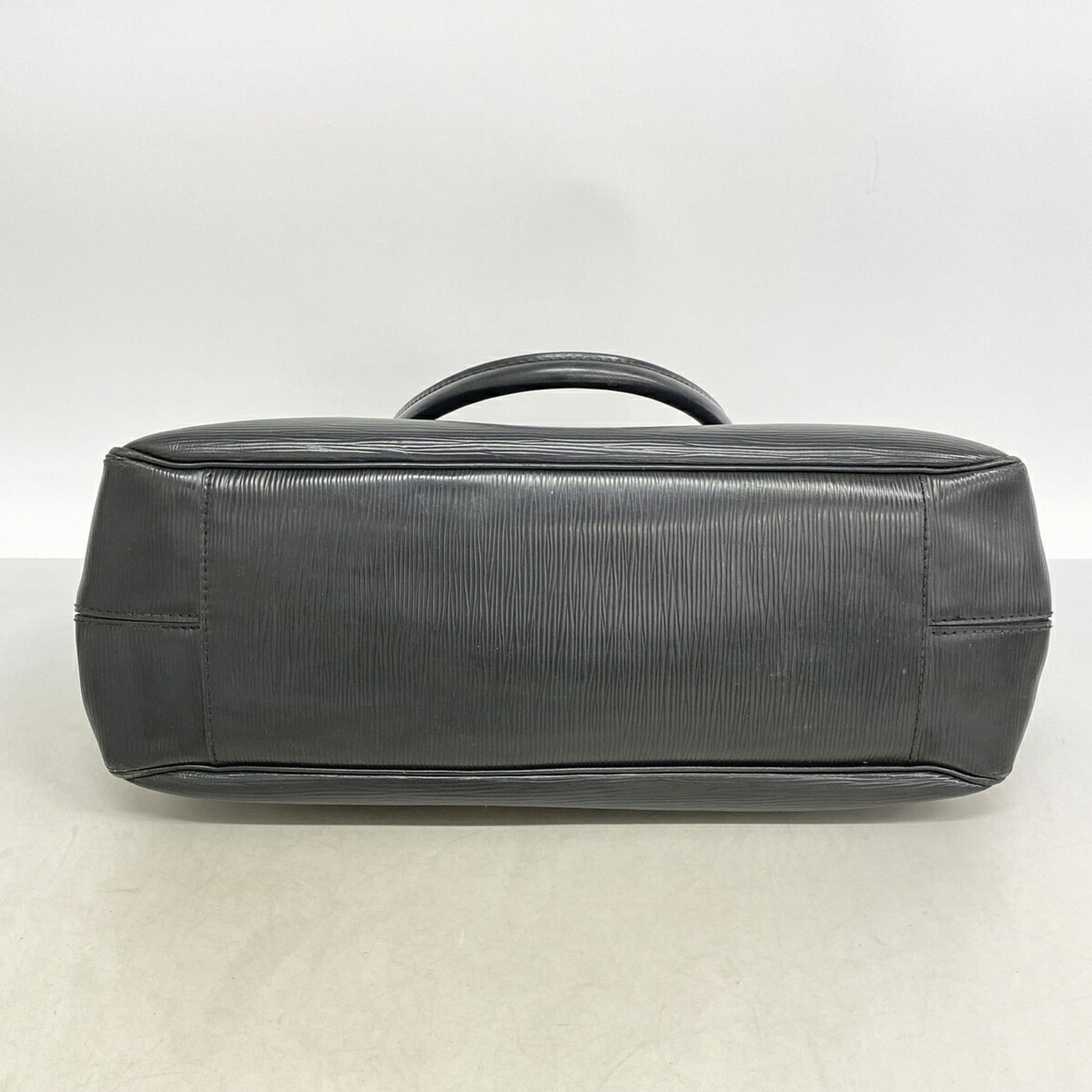 Louis Vuitton Noir Handbag (Pre-Owned)