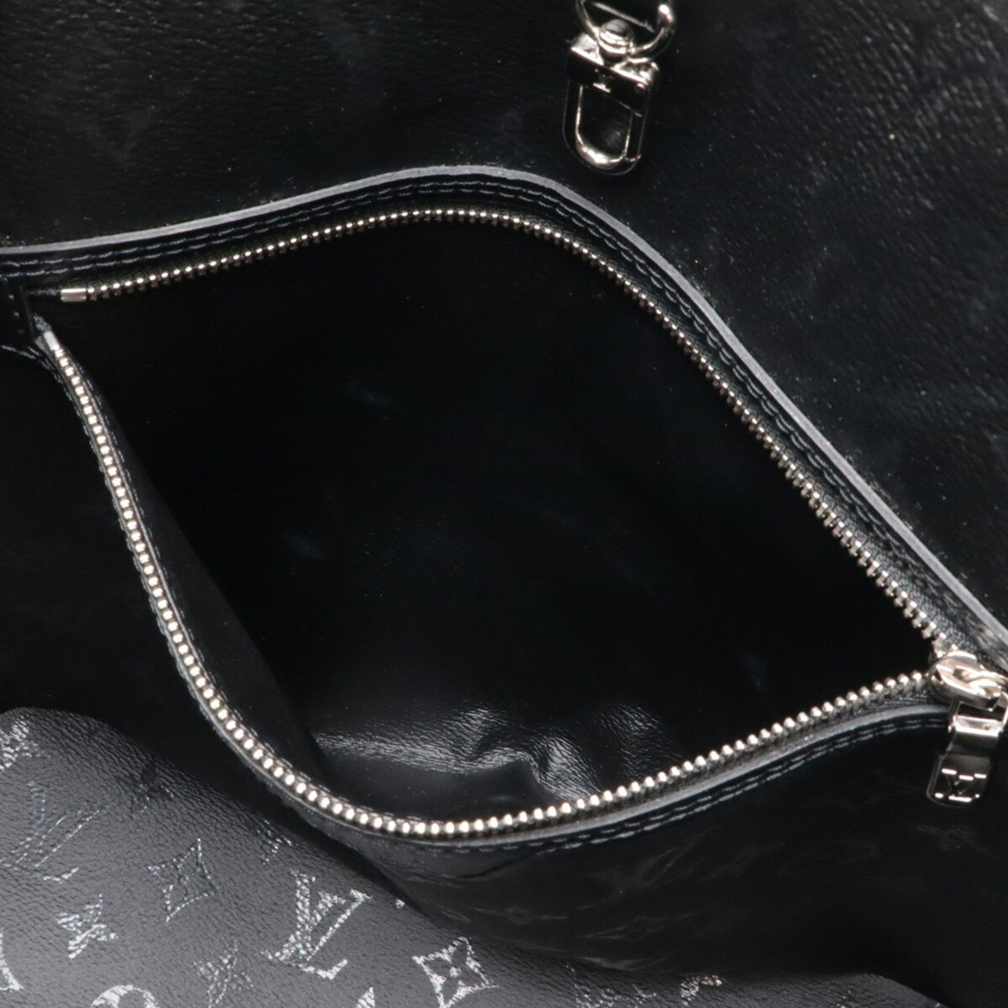 Louis Vuitton Black Monogram White Monogram Pouch Shoulder Bag Tote Bag (Pre-Owned)