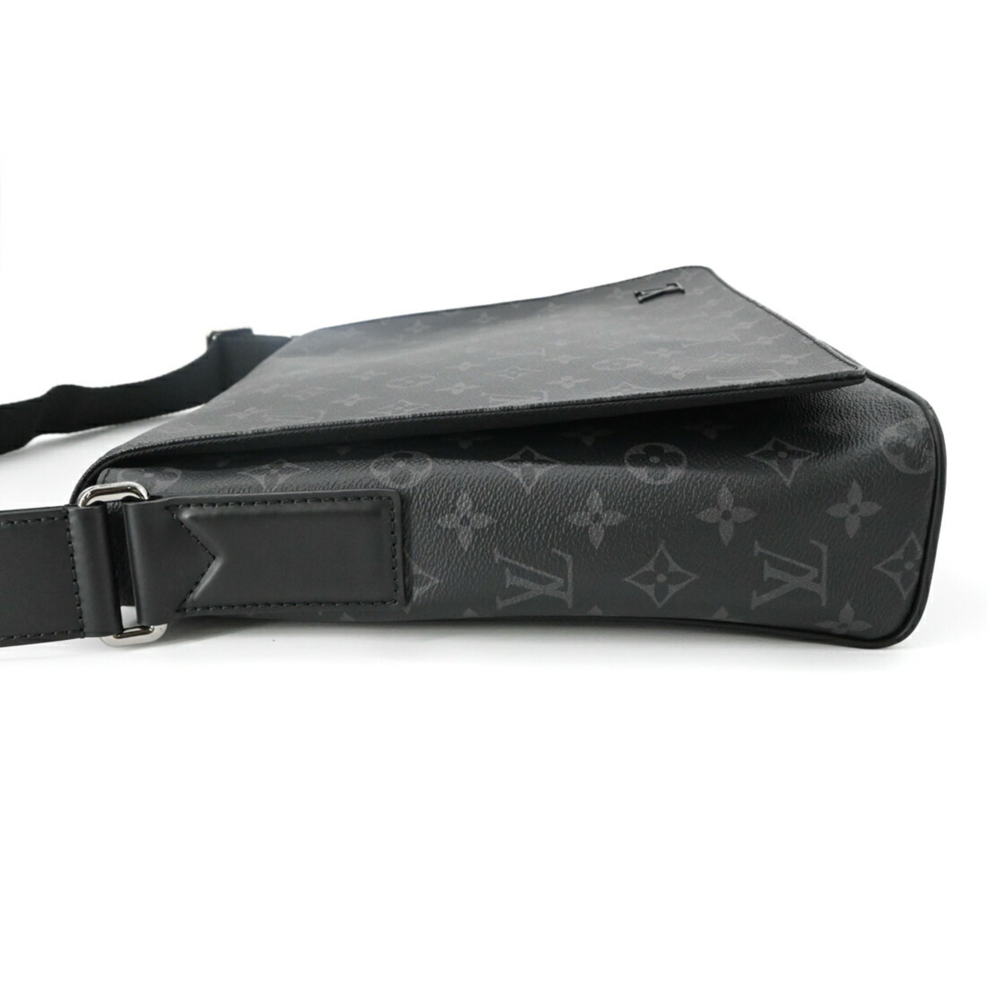 Louis Vuitton Black Monogram Eclipse Messenger Bag Shoulder Bag (Pre-Owned)
