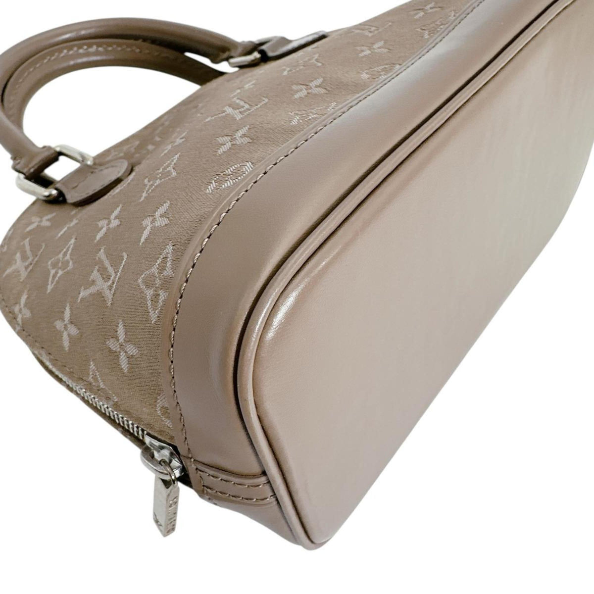 Louis Vuitton Beige Monogram Satin Pouch (Pre-Owned)