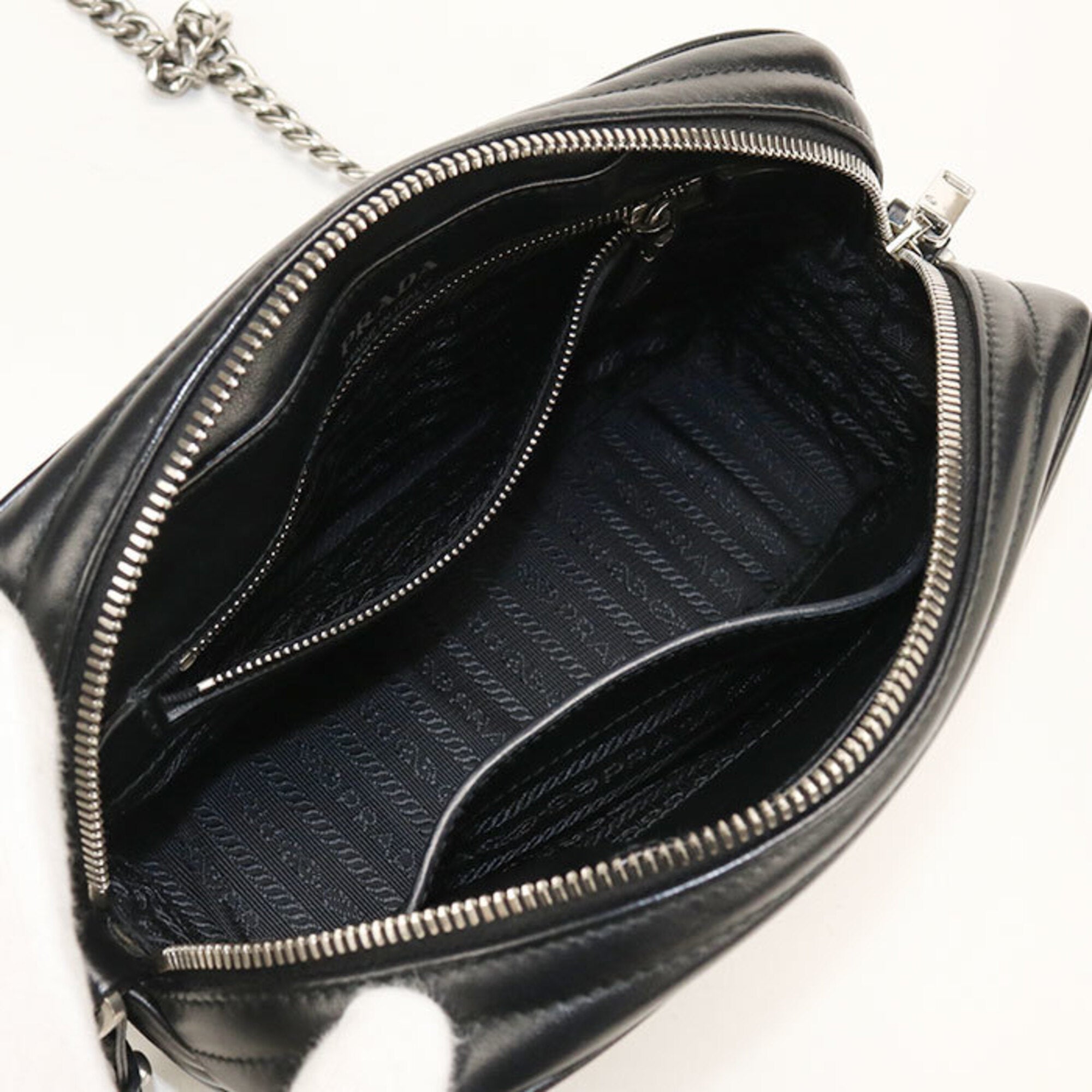 Prada Black Leather Shoulder Bag (Pre-Owned)