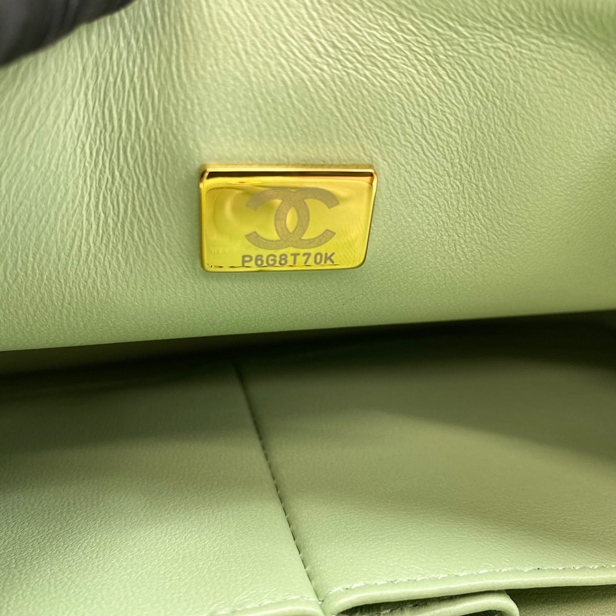 Chanel Matelasse Green Shoulder Bag (Pre-Owned)