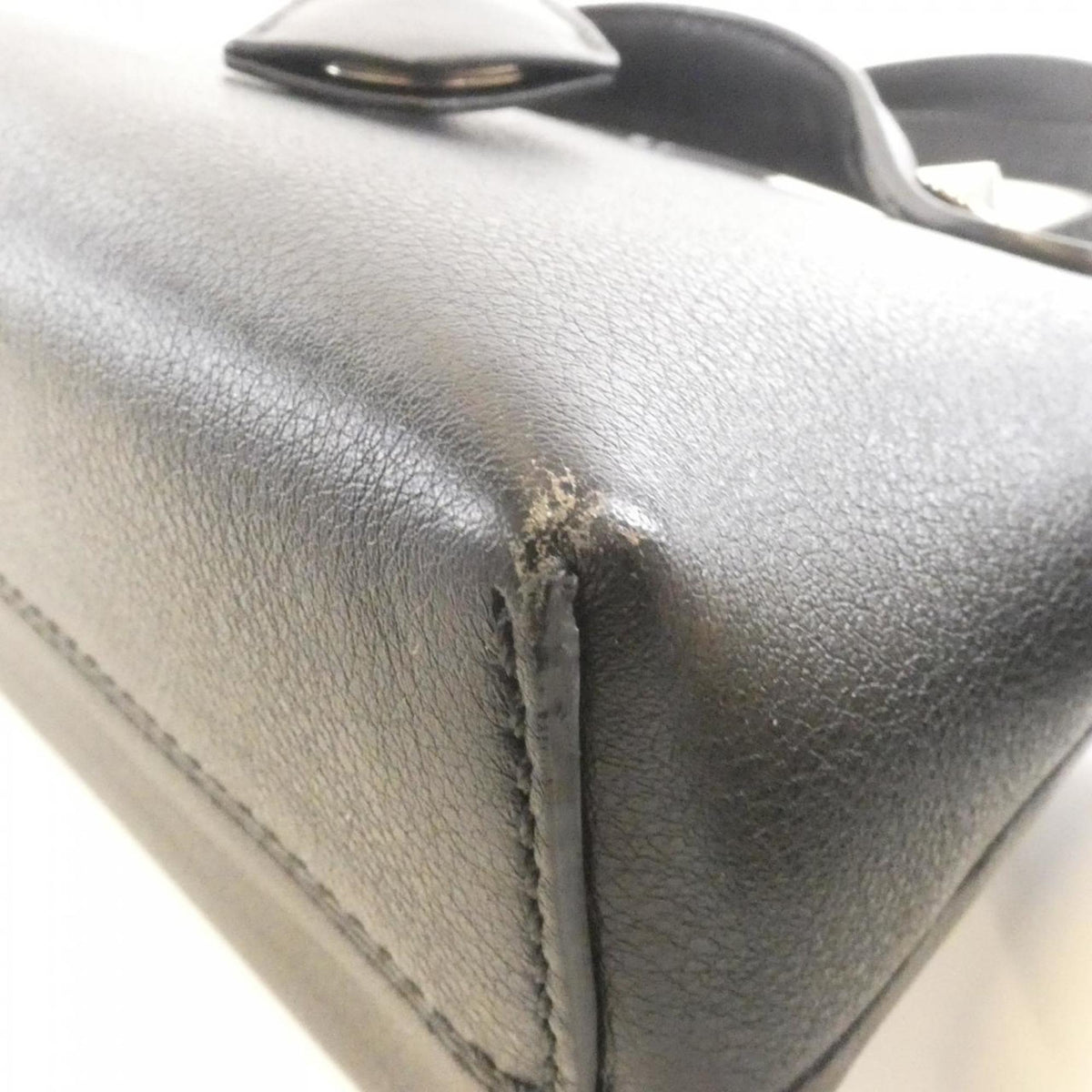 Fendi Silver Leather Handbag (Pre-Owned)