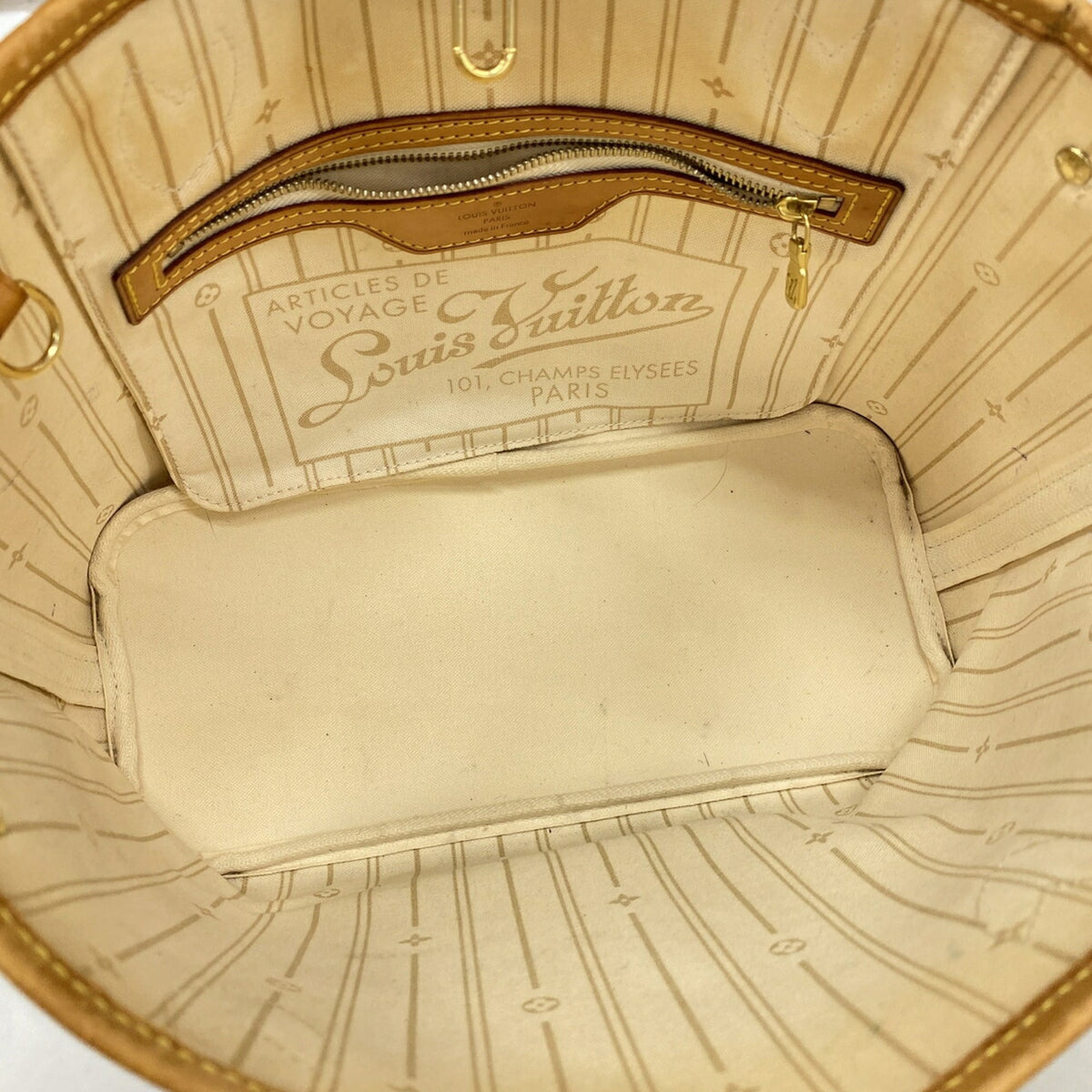 Louis Vuitton White Tote Bag (Pre-Owned)