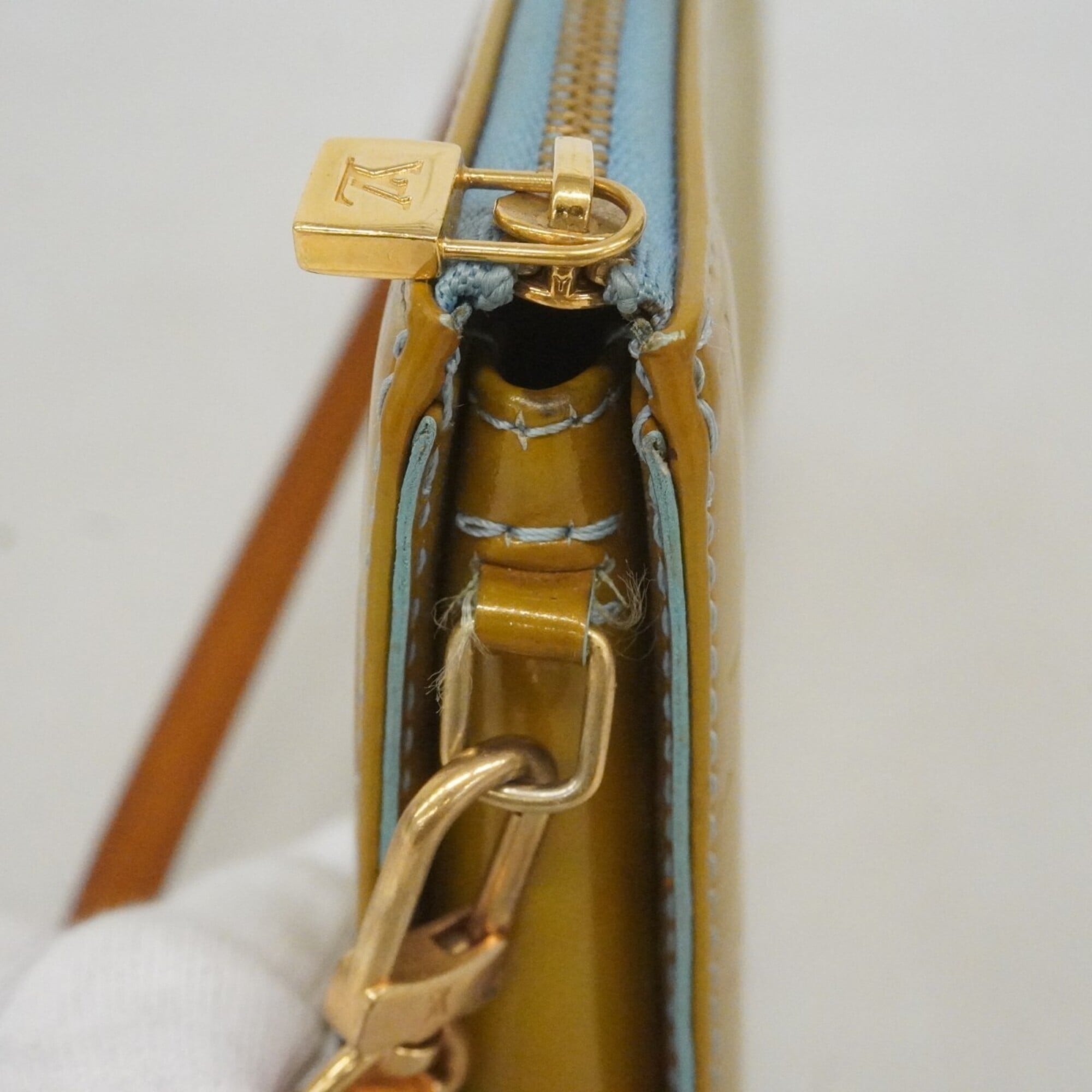 Louis Vuitton Baby Blue Handbag (Pre-Owned)