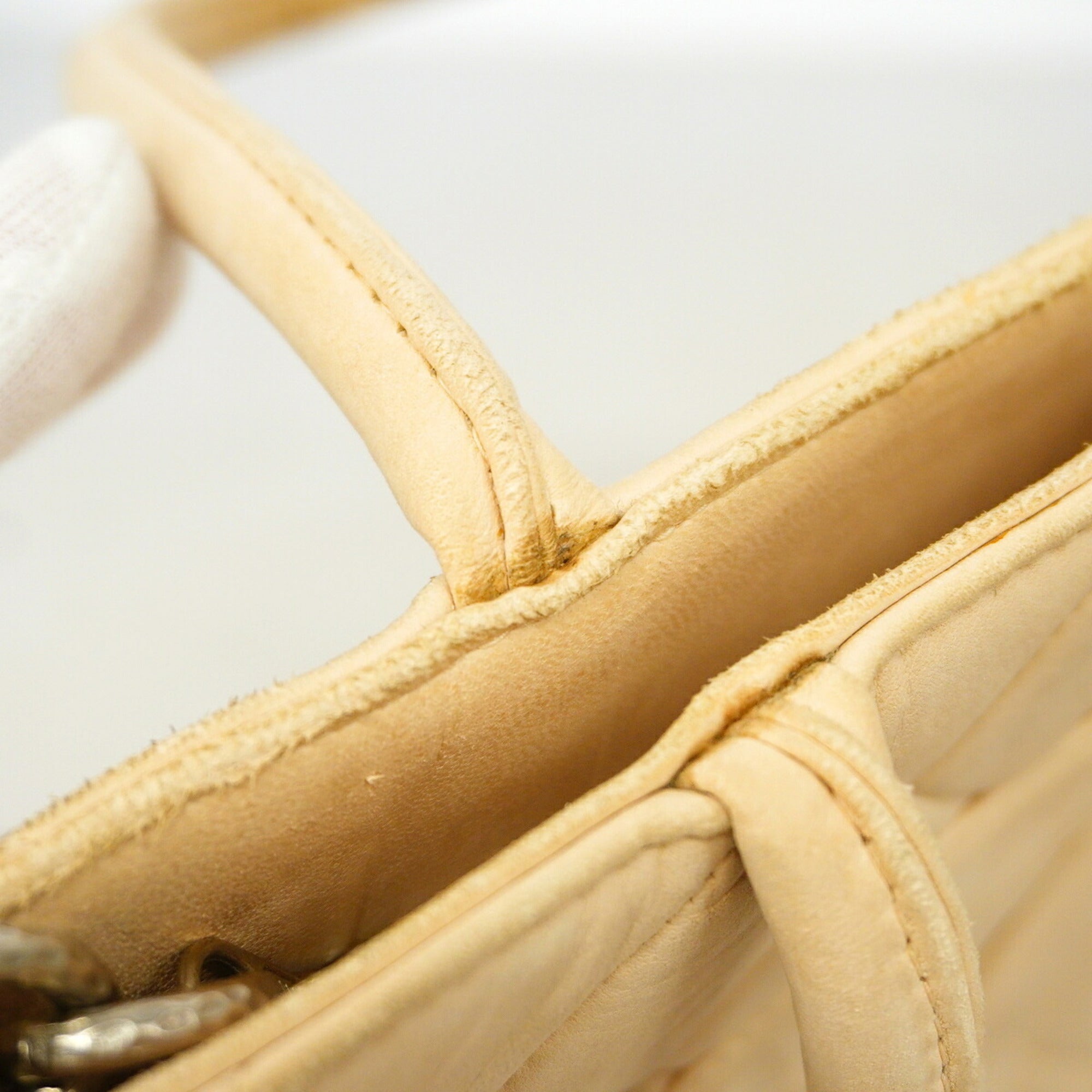 Chanel Beige Leather Tote Bag (Pre-Owned)