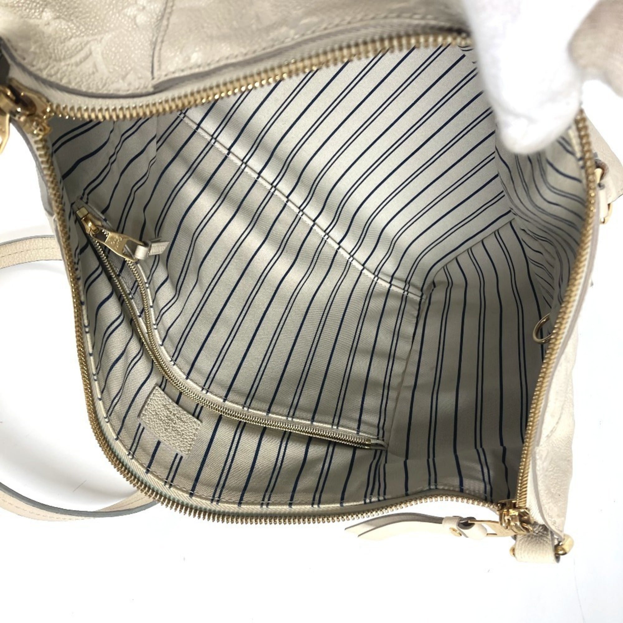 Louis Vuitton Neige White Monogram Empreinte Shoulder Bag Tote Bag (Pre-Owned)