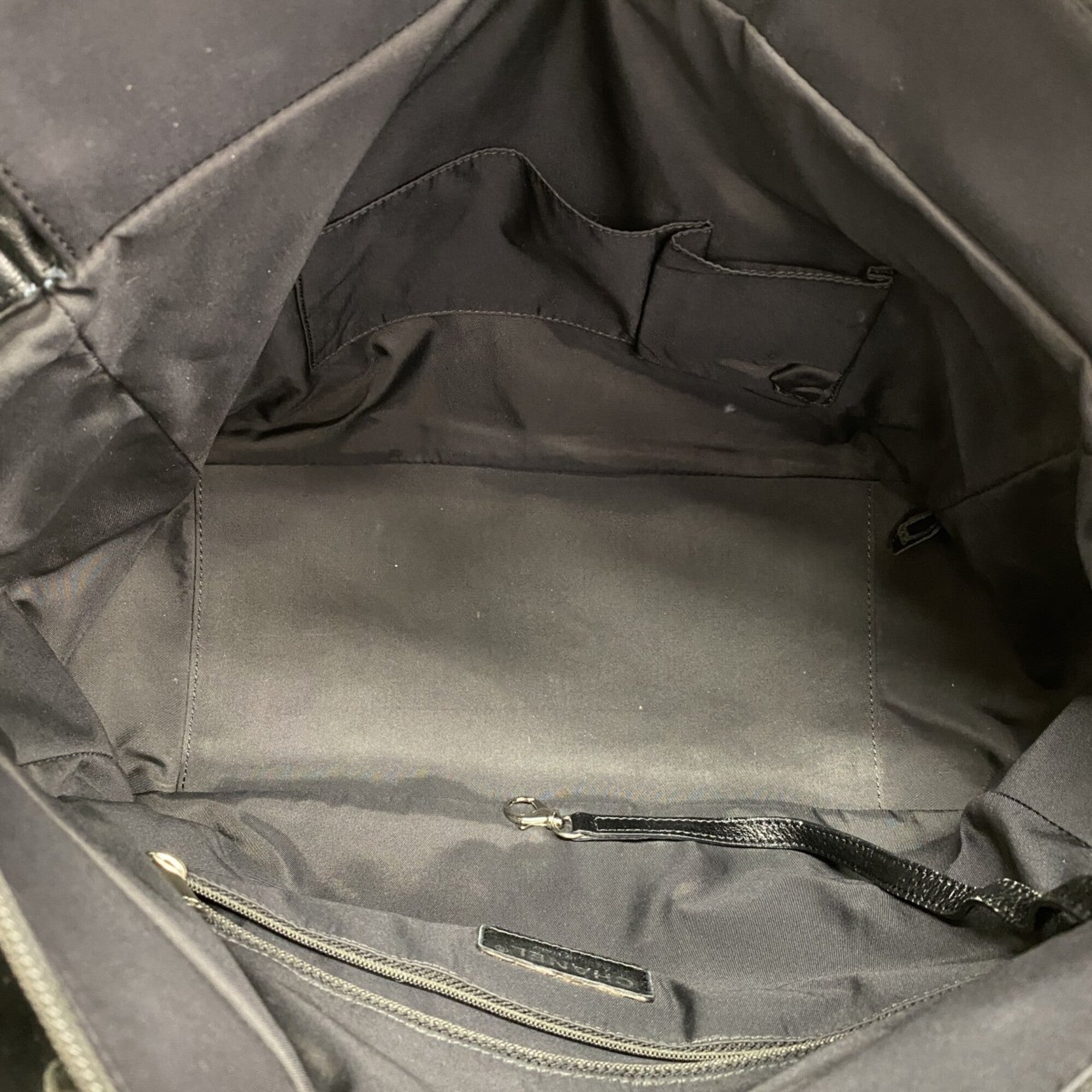Chanel Black Canvas Tote Bag (Pre-Owned)