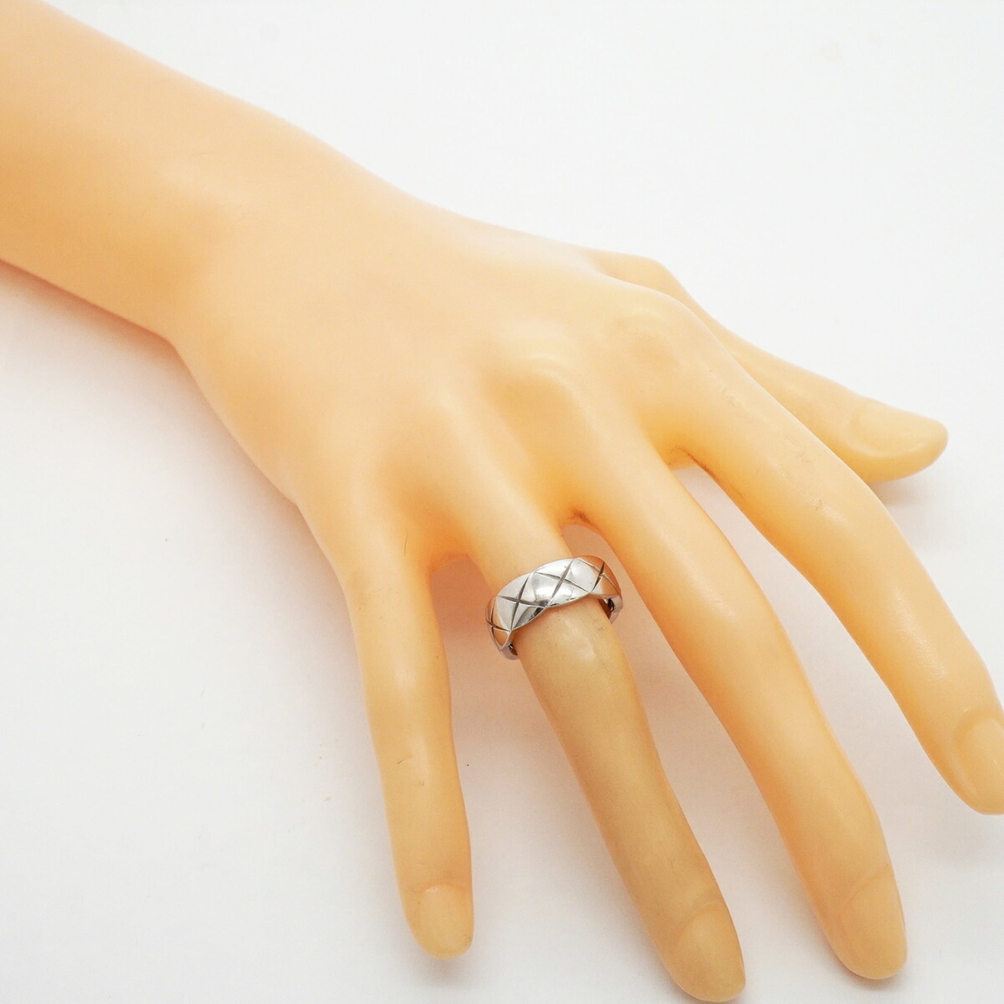 Chanel White Gold (18K) Band Ring (Pre-Owned)