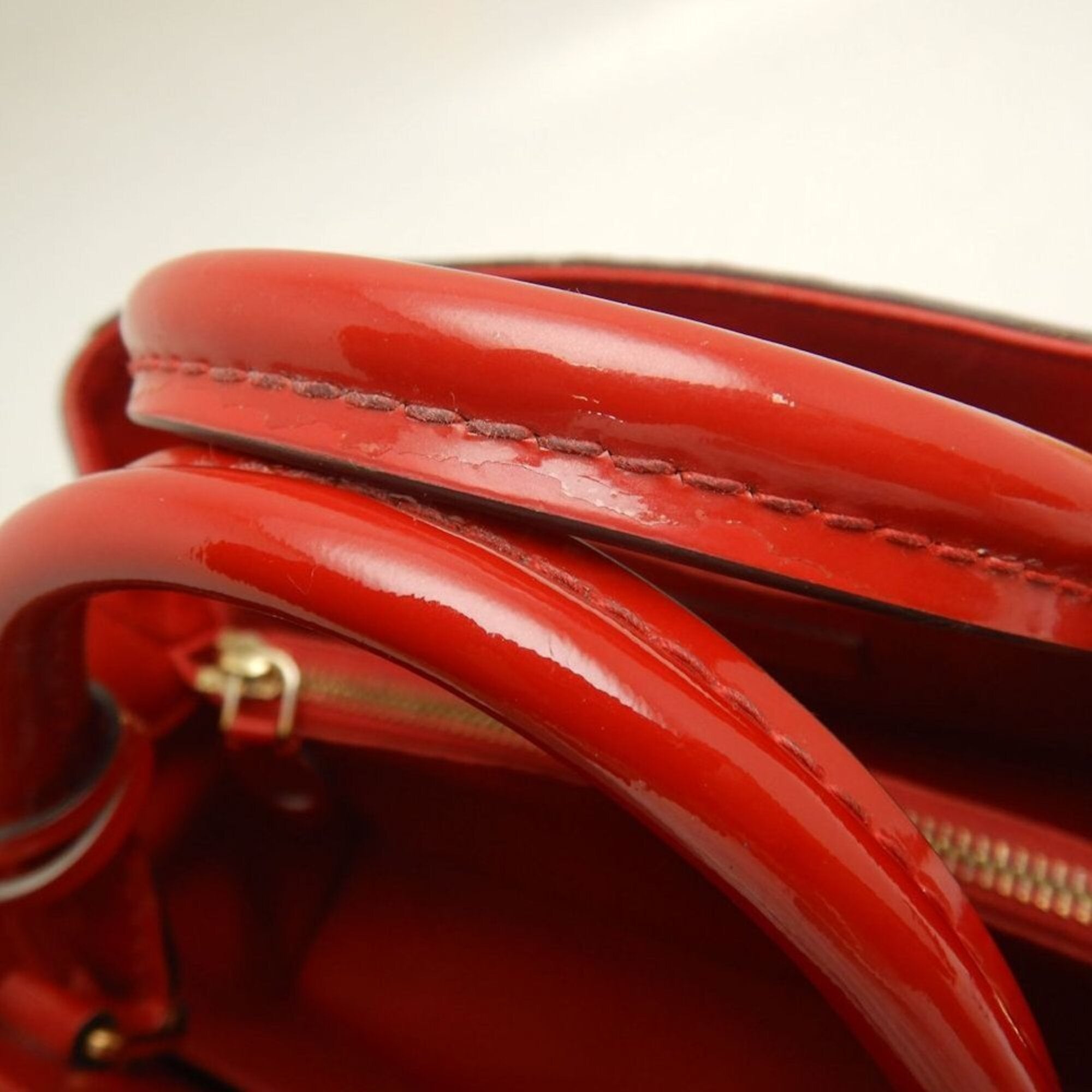 Louis Vuitton Cerise Patent Leather Handbag (Pre-Owned)