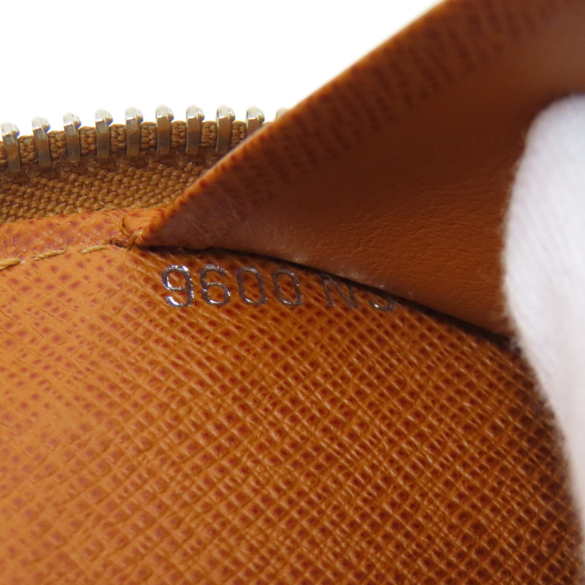 Louis Vuitton Brown Epi Leather Long Wallet (Bi-Fold) (Pre-Owned)