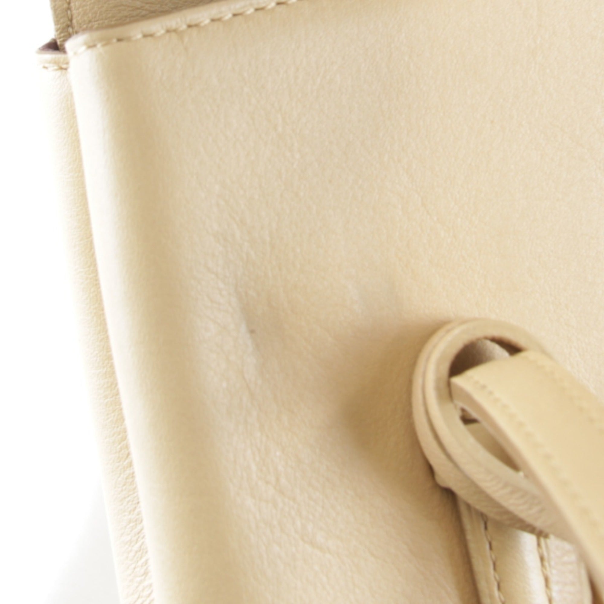 Cartier Cabochon Beige Leather Handbag (Pre-Owned)