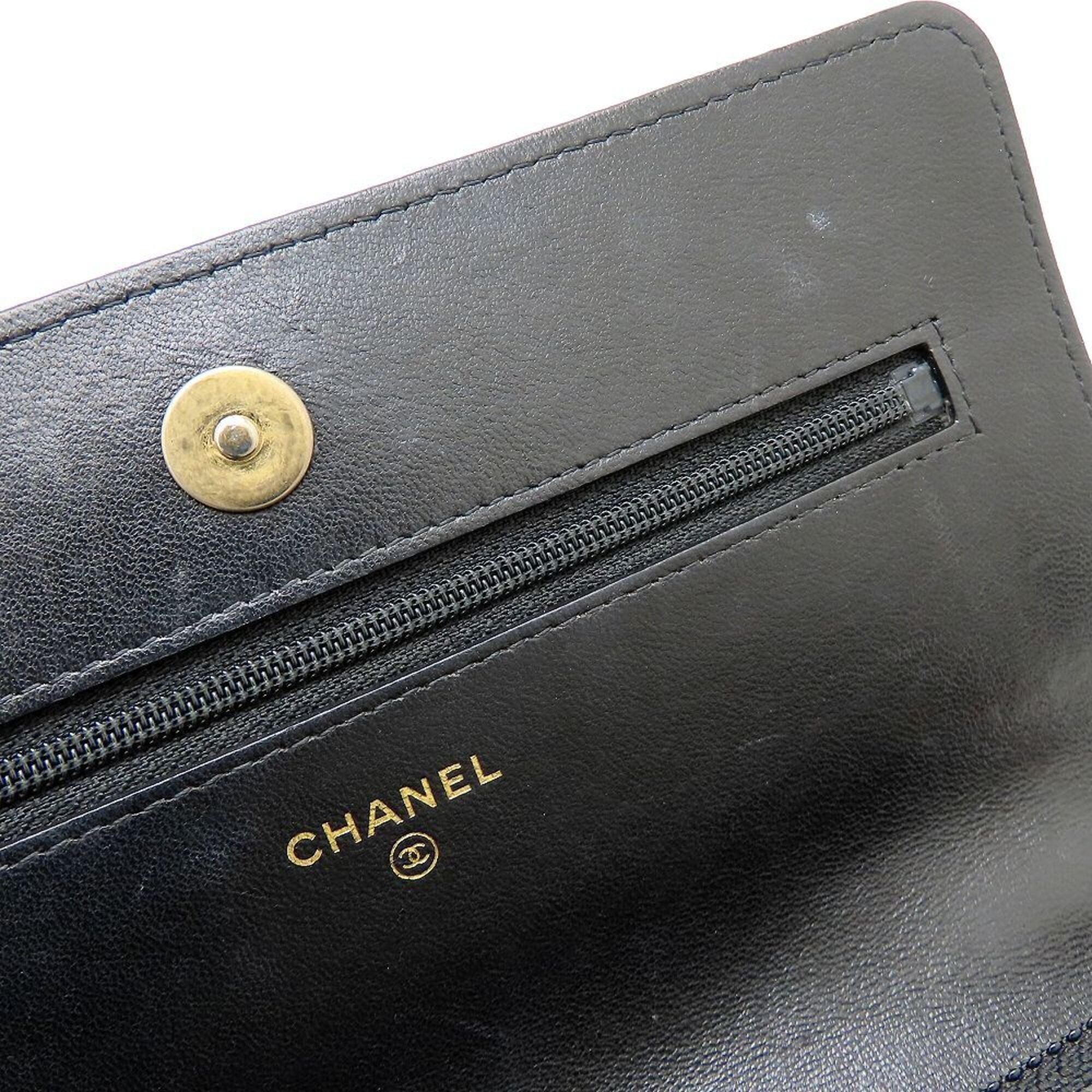 Chanel Black Leather Shoulder Bag (Pre-Owned)