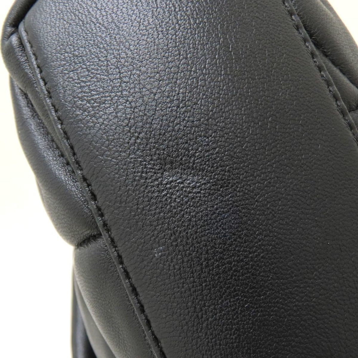 Yves Saint Laurent Black Shoulder Bag (Pre-Owned)