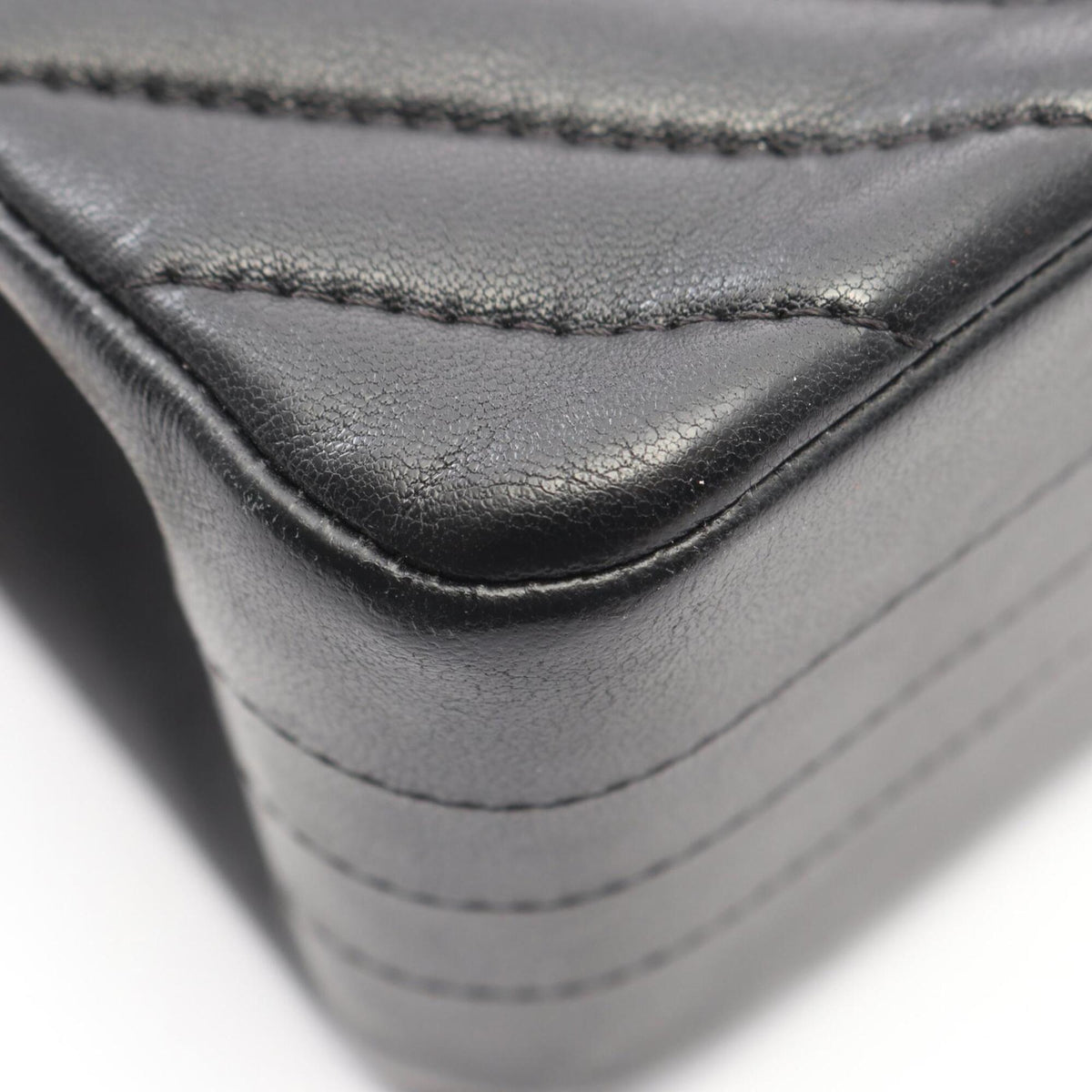 Chanel Black Leather Handbag Shoulder Bag (Pre-Owned)