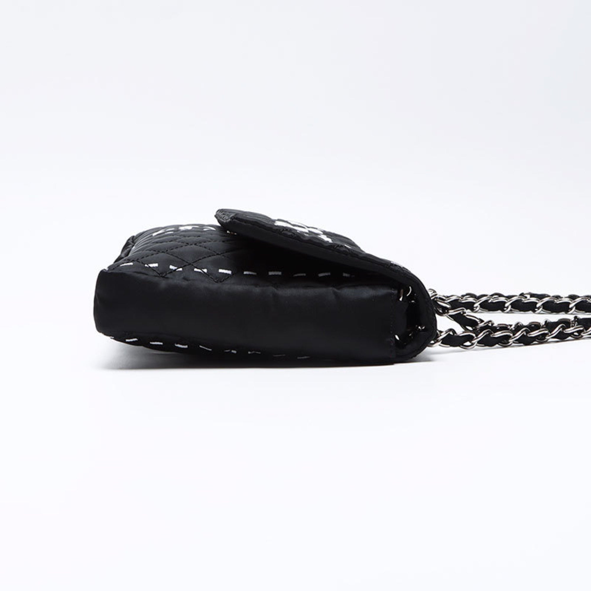 Chanel Matelasse Black Nylon Handbag (Pre-Owned)