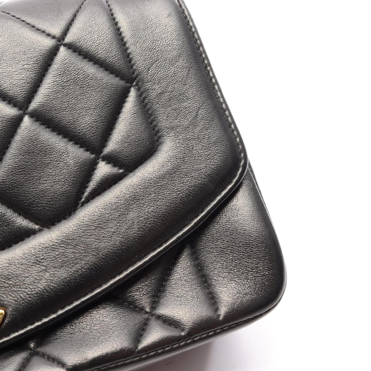 Chanel Black Leather Shoulder Bag (Pre-Owned)