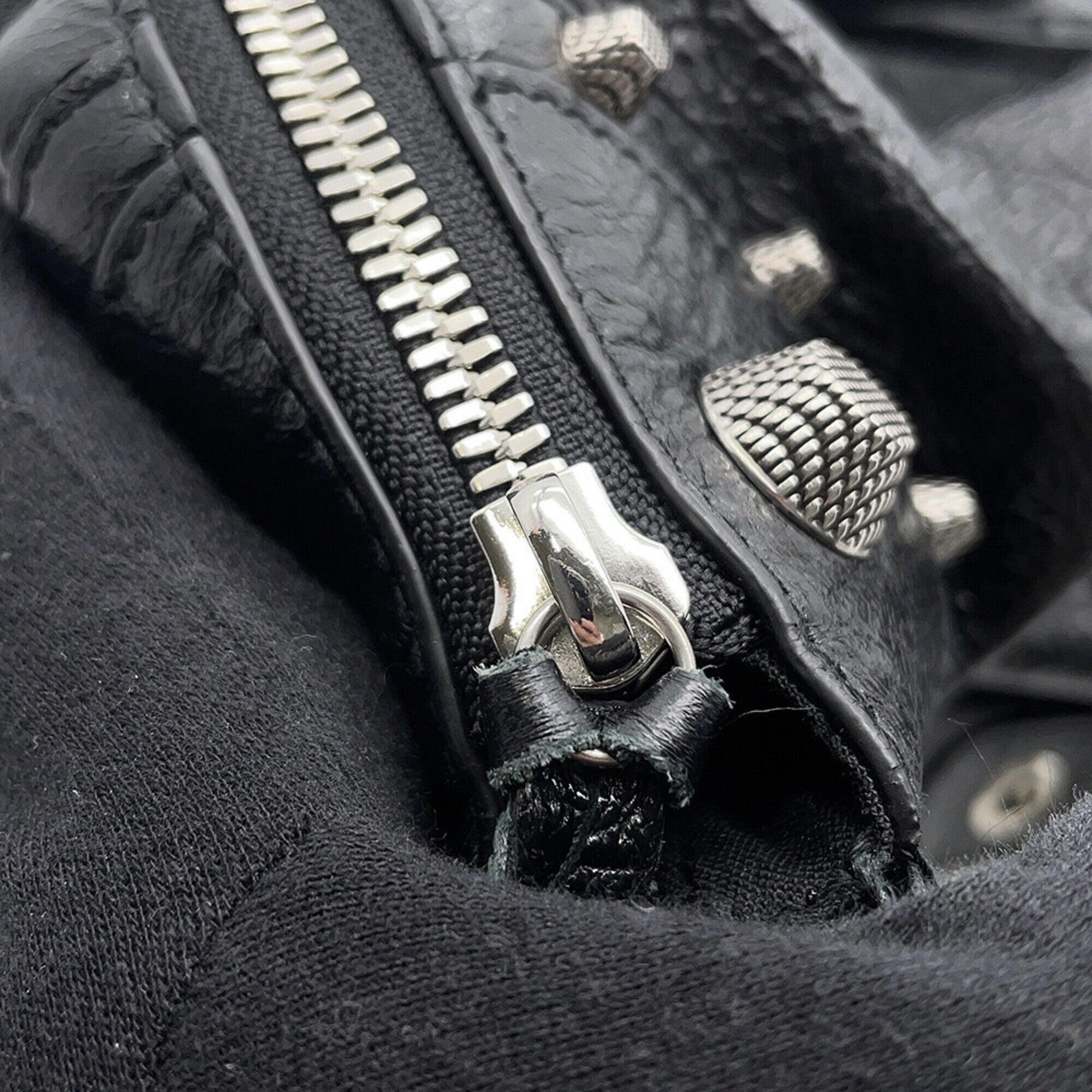 Balenciaga Black Leather Handbag Pouch Shoulder Bag (Pre-Owned)