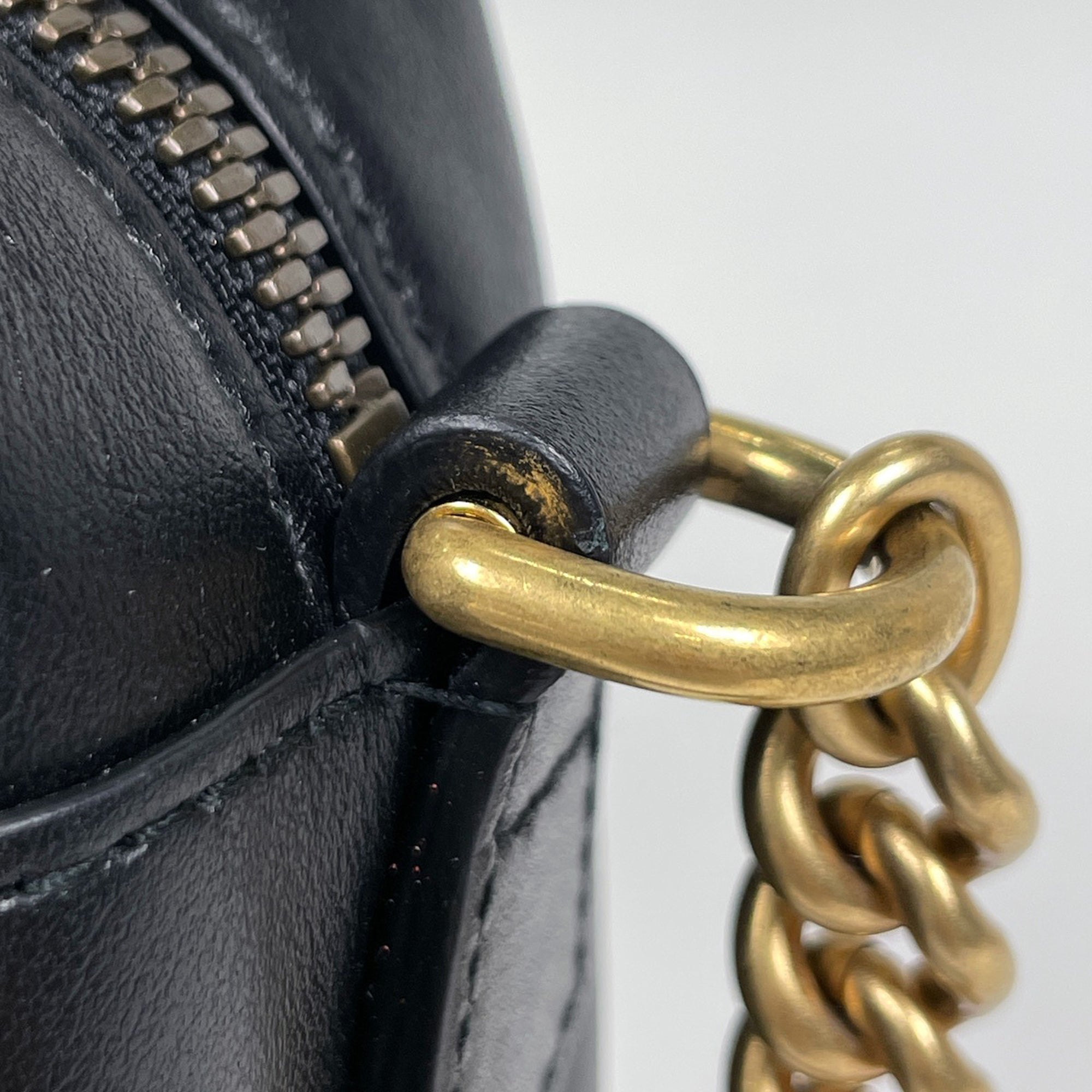 Gucci Gg Marmont Black Leather Shoulder Bag (Pre-Owned)