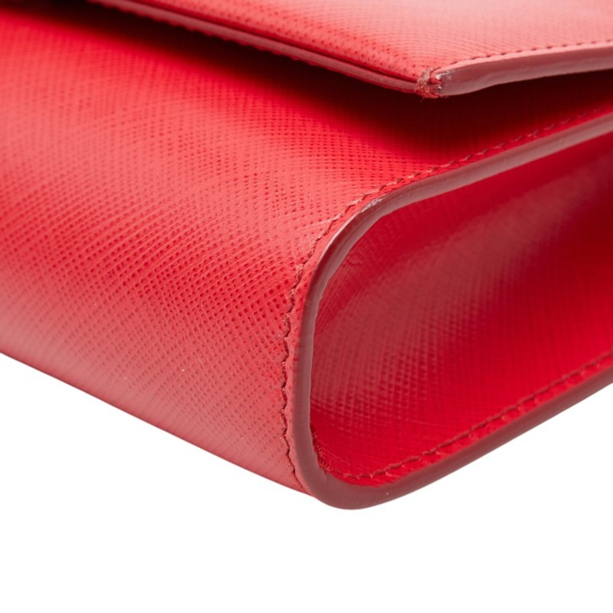 Salvatore Ferragamo Red Color Leather Shoulder Bag (Pre-Owned)