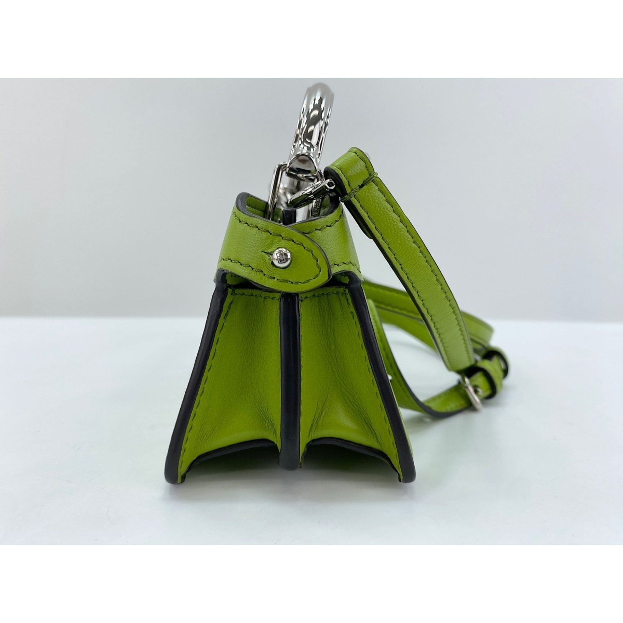 Fendi Green Shoulder Bag (Pre-Owned)