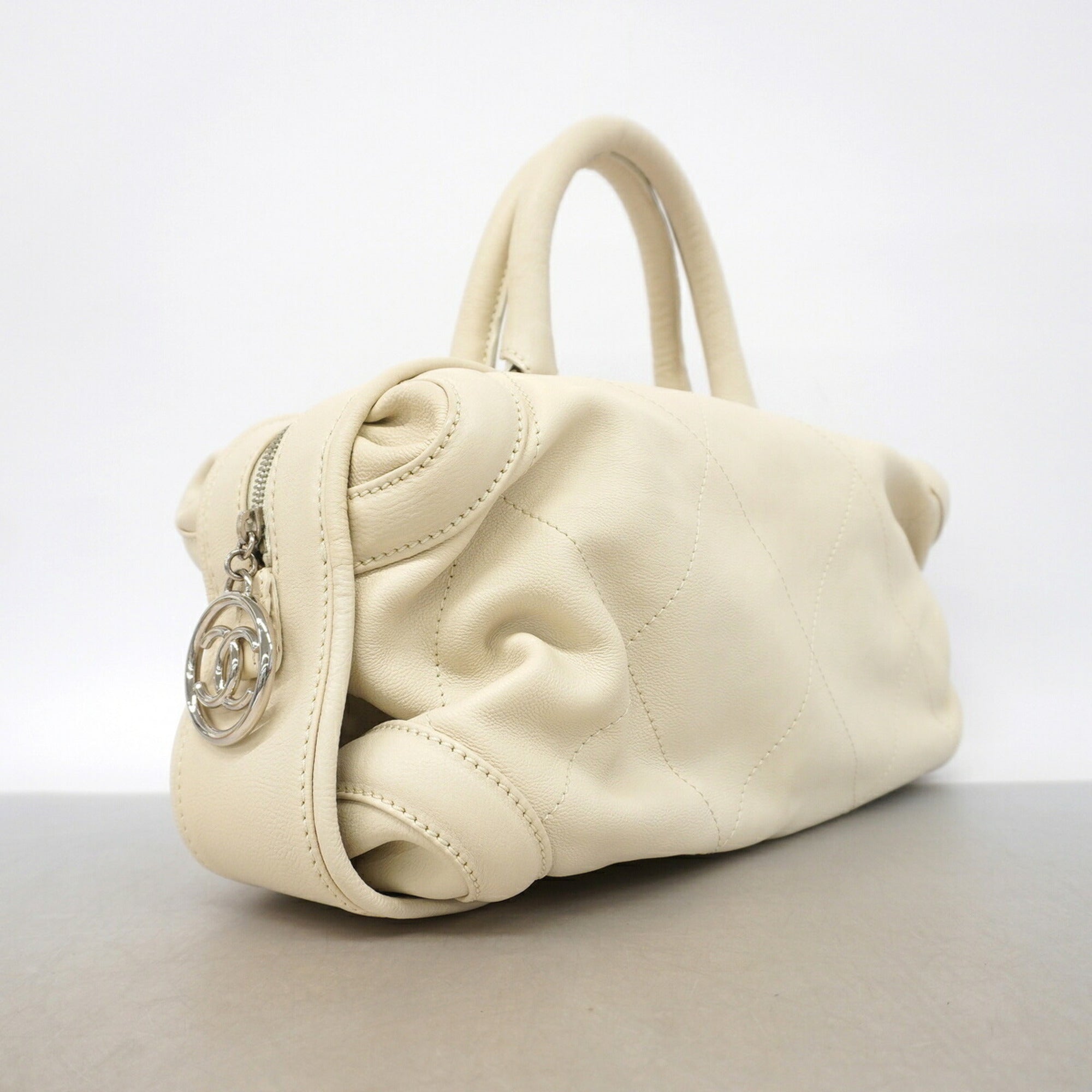 Chanel Ivory Leather Handbag (Pre-Owned)