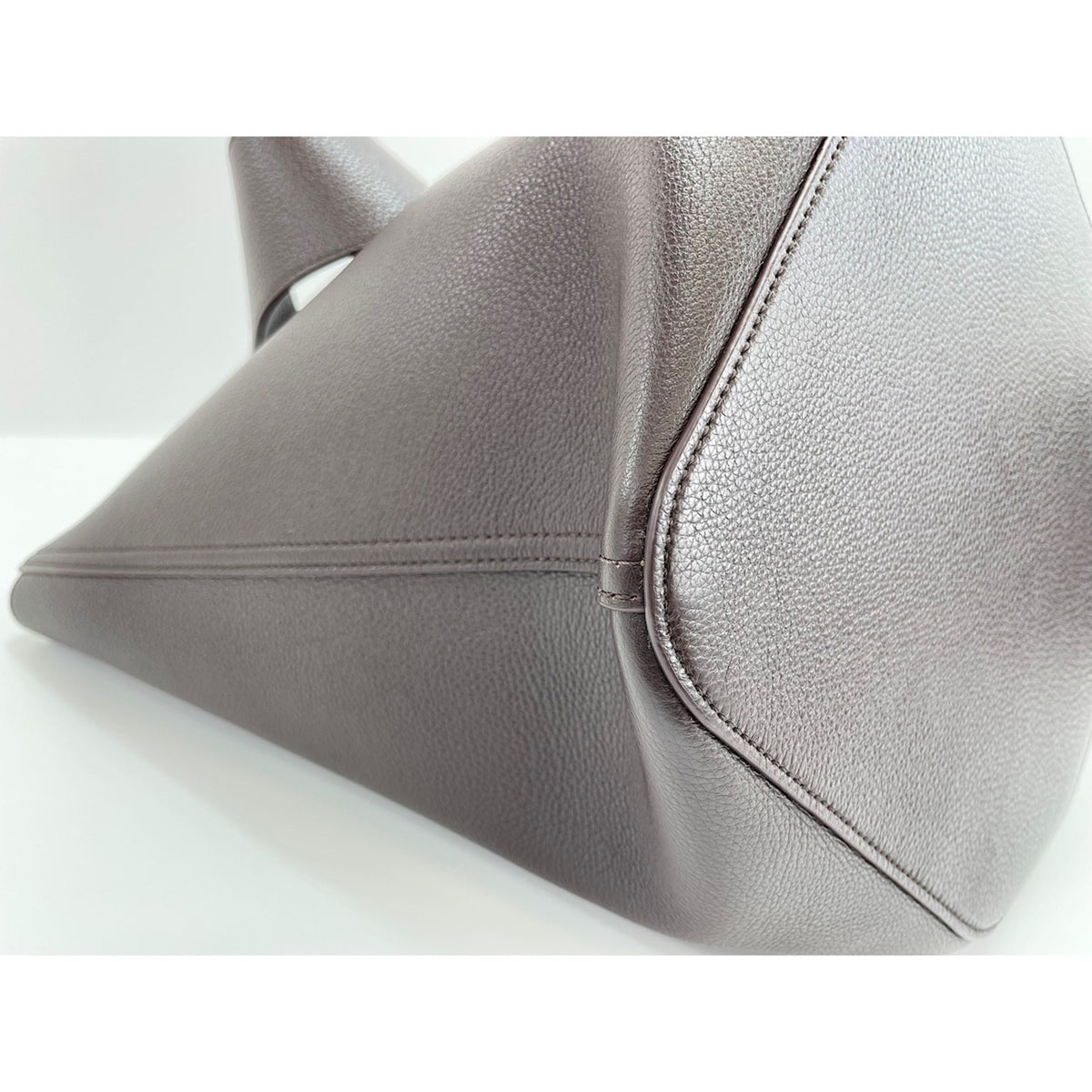 Loewe Brown Shoulder Bag (Pre-Owned)