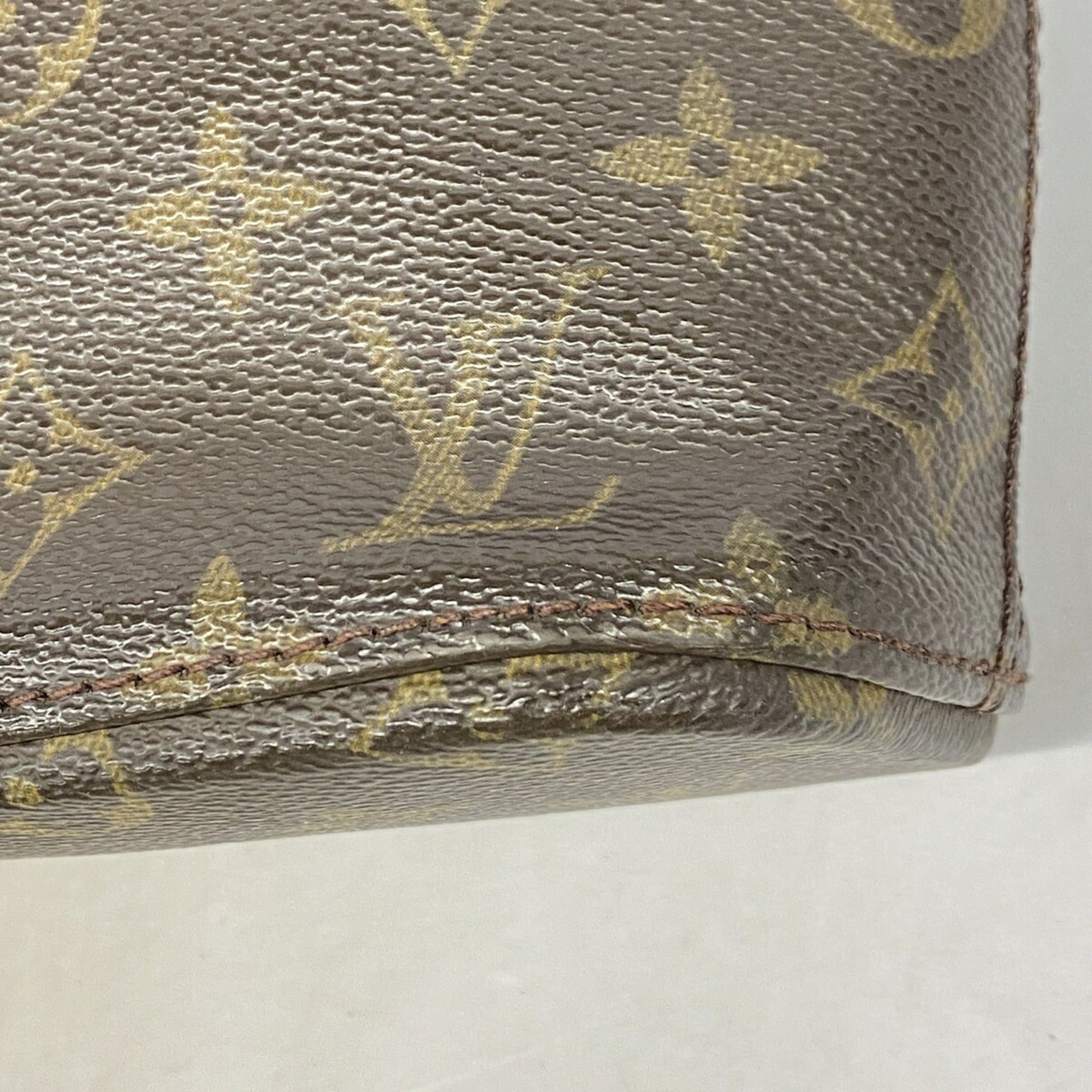 Louis Vuitton Brown Handbag (Pre-Owned)
