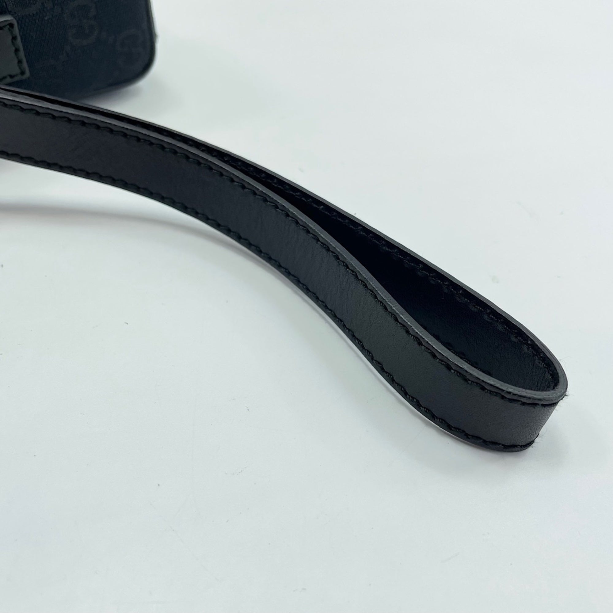 Gucci Black Clutch Bag (Pre-Owned)