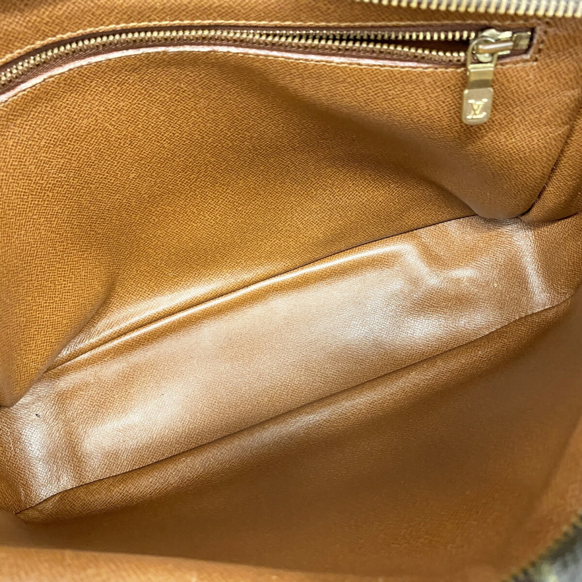 Louis Vuitton Brown Shoulder Bag (Pre-Owned)