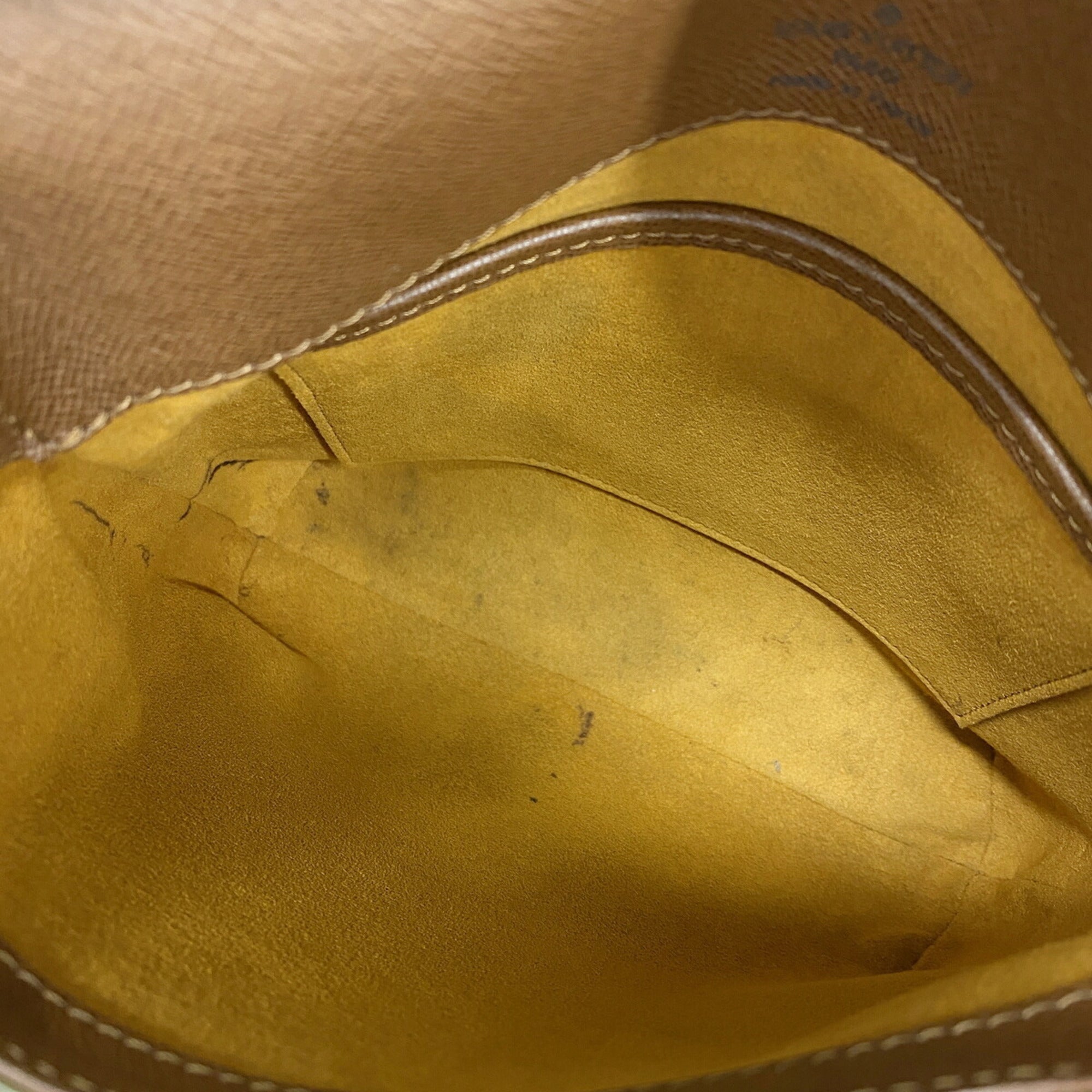 Louis Vuitton Brown Shoulder Bag (Pre-Owned)