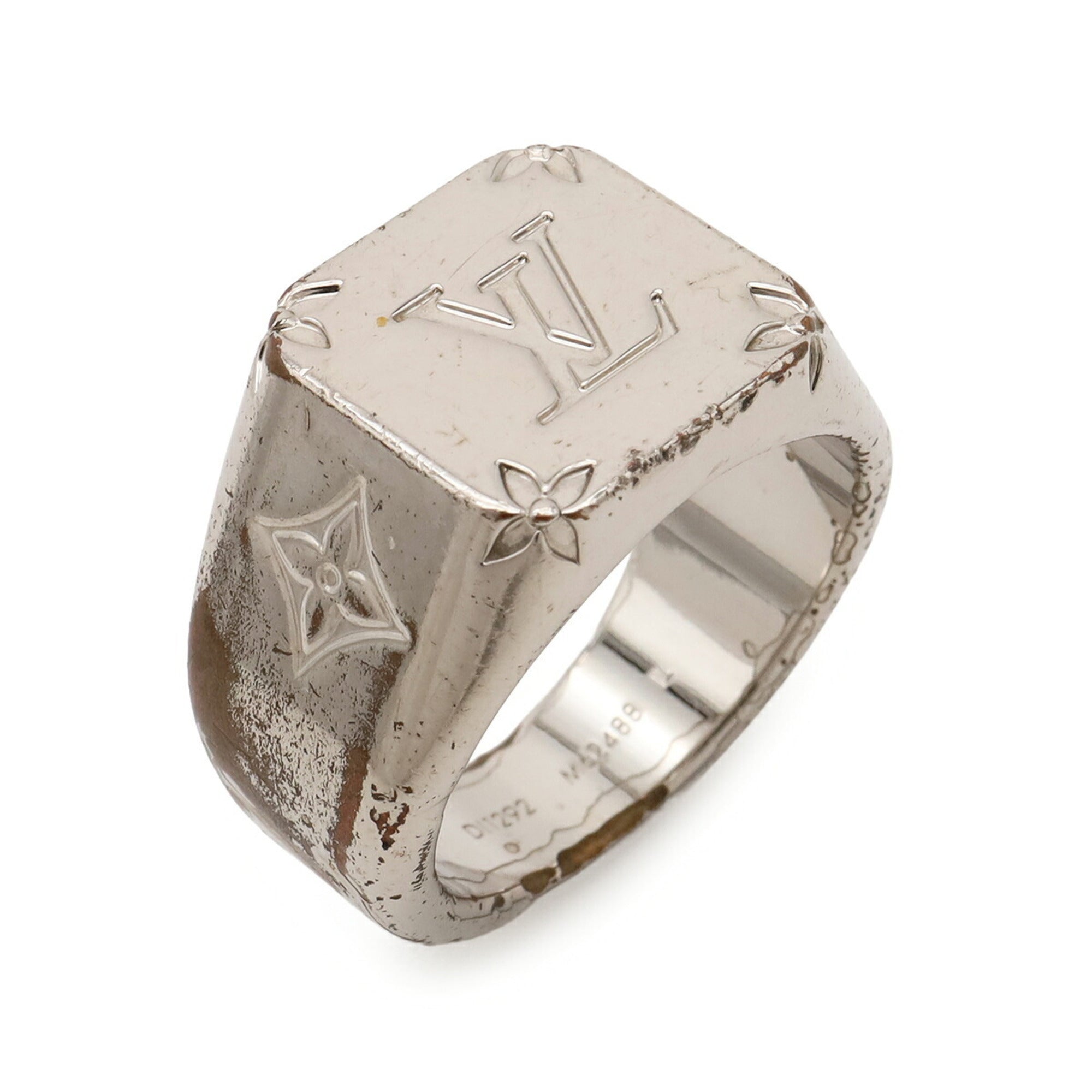 Louis Vuitton Silver Metal Band Ring (Pre-Owned)