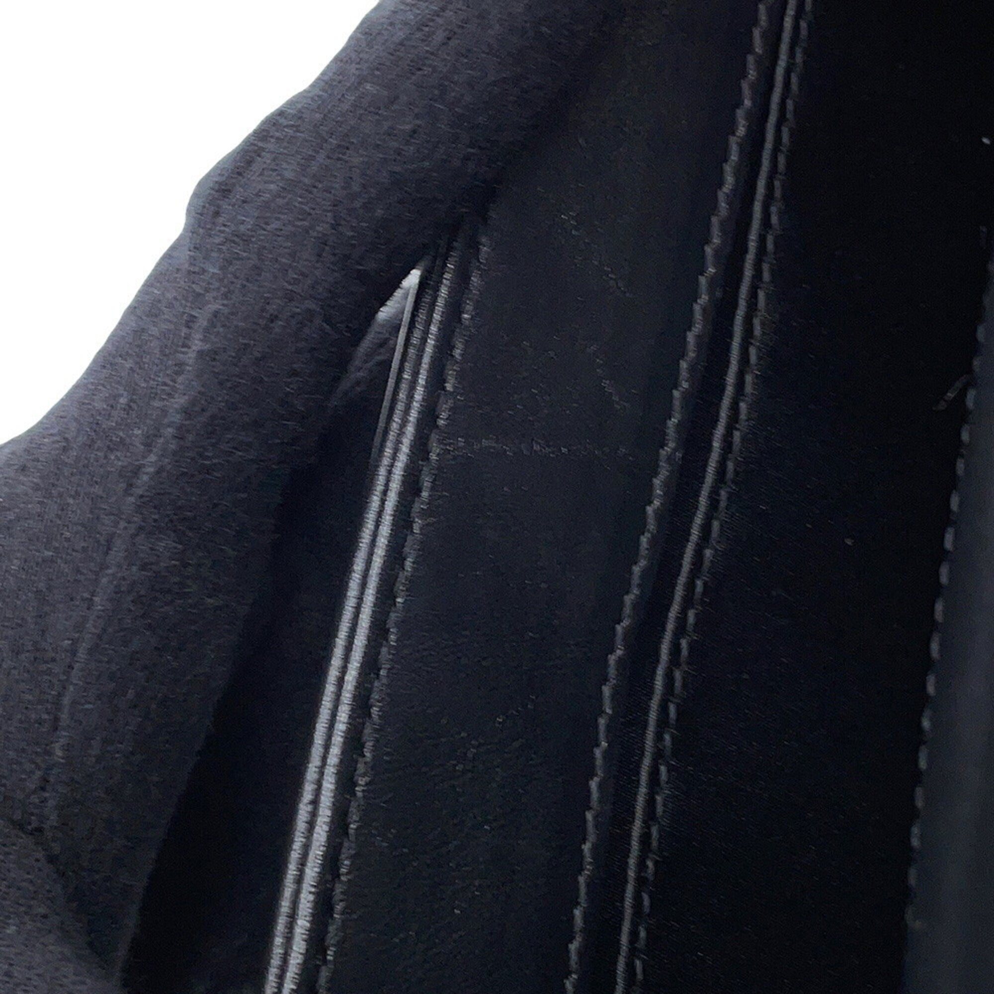 Chanel Black Leather Shoulder Bag (Pre-Owned)