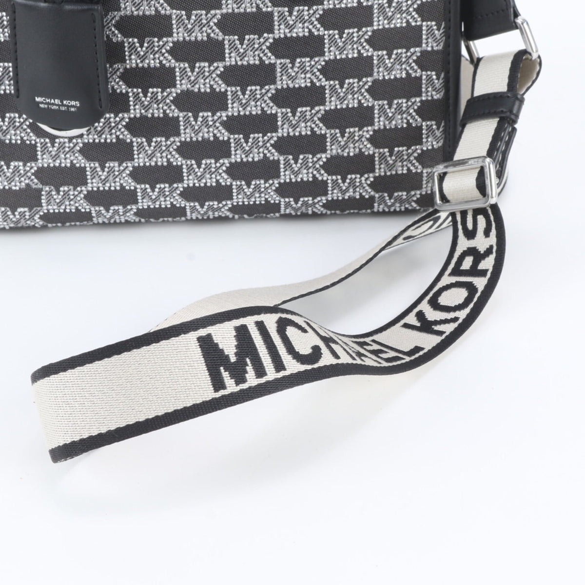 Michael Kors Black Leather Canvas Handbag Shoulder Bag (Pre-Owned)