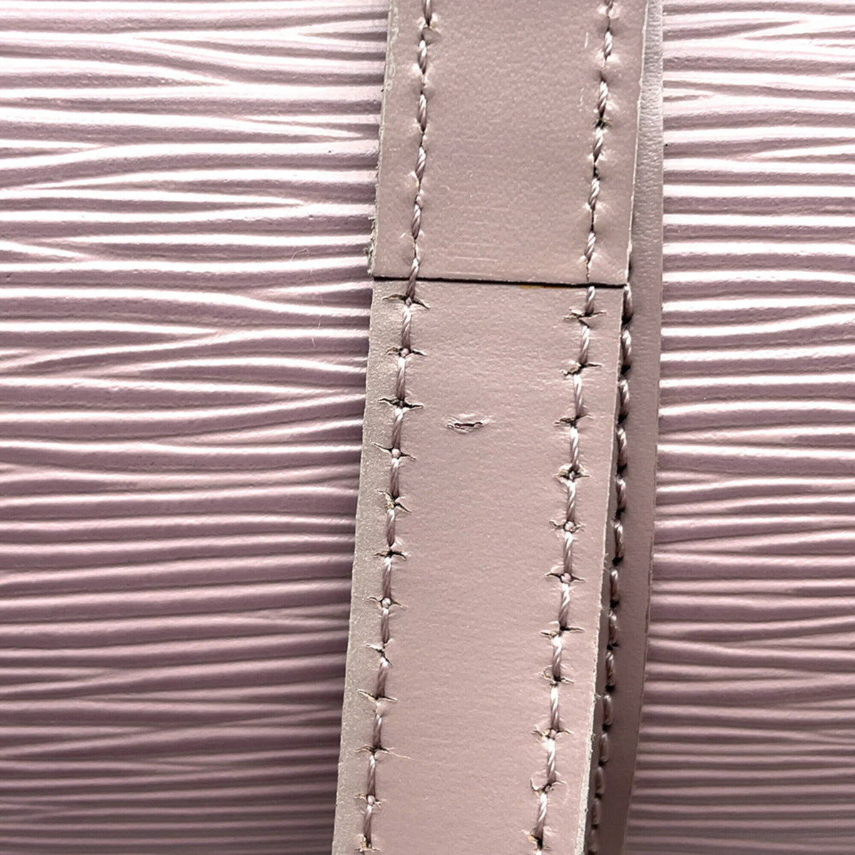 Louis Vuitton Galle Lilac Epi Leather Handbag Pouch (Pre-Owned)